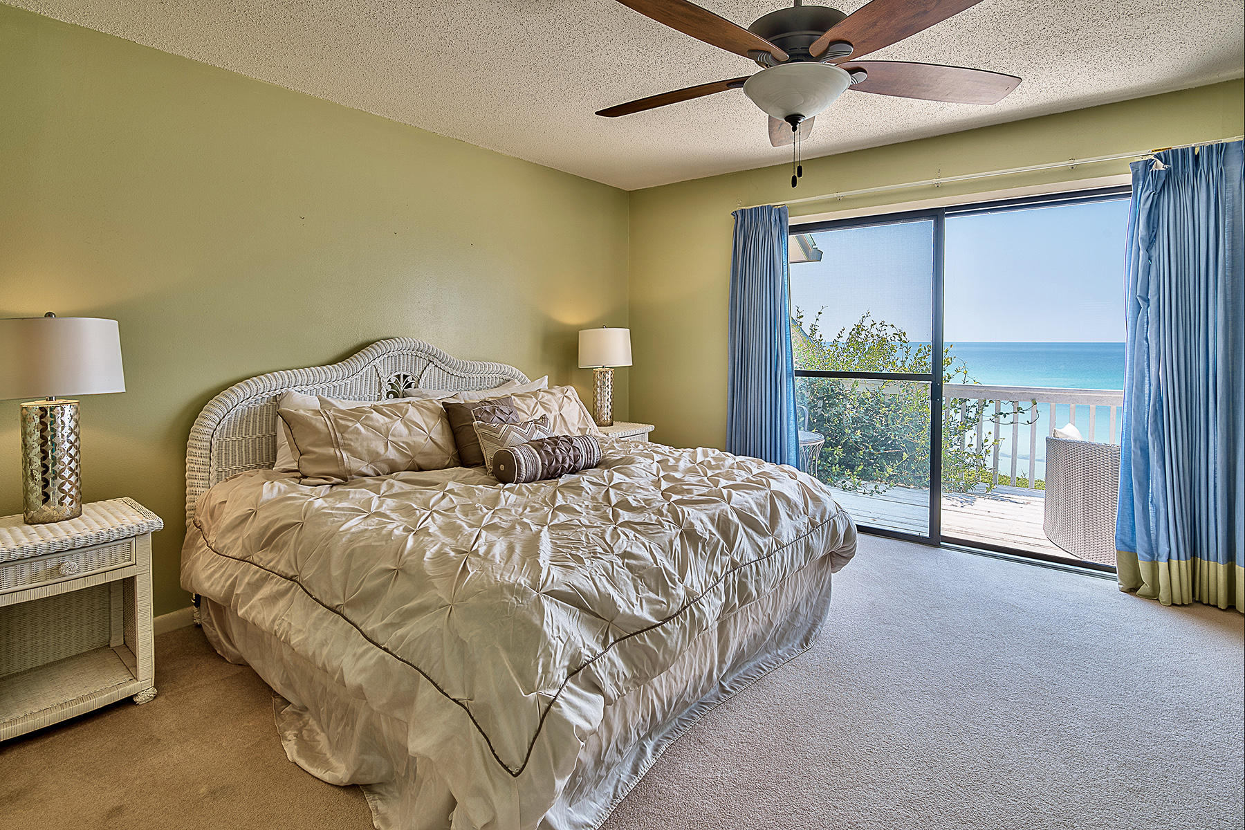 SEA SHADOWS T/H - Residential