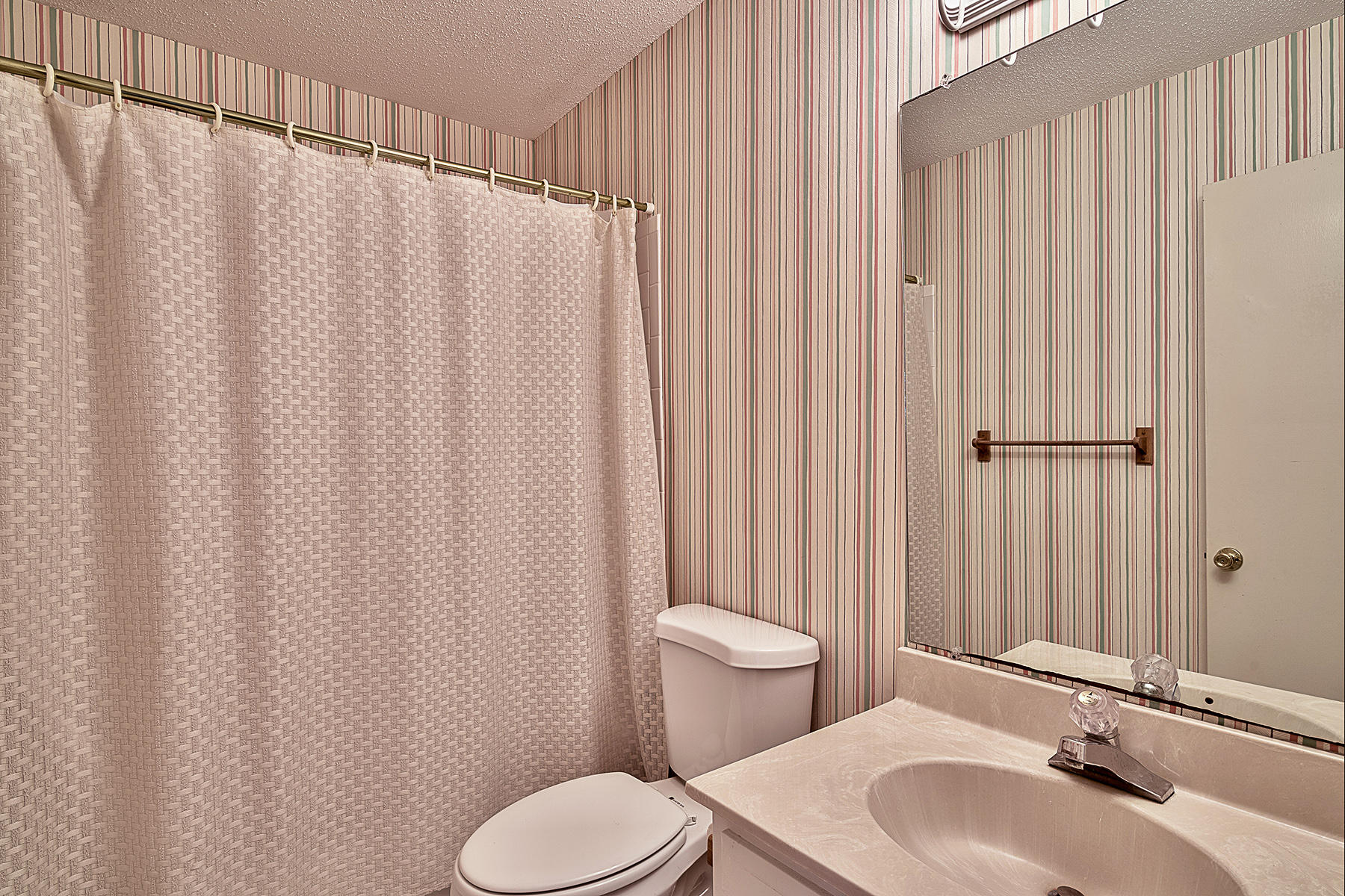 SEA SHADOWS T/H - Residential