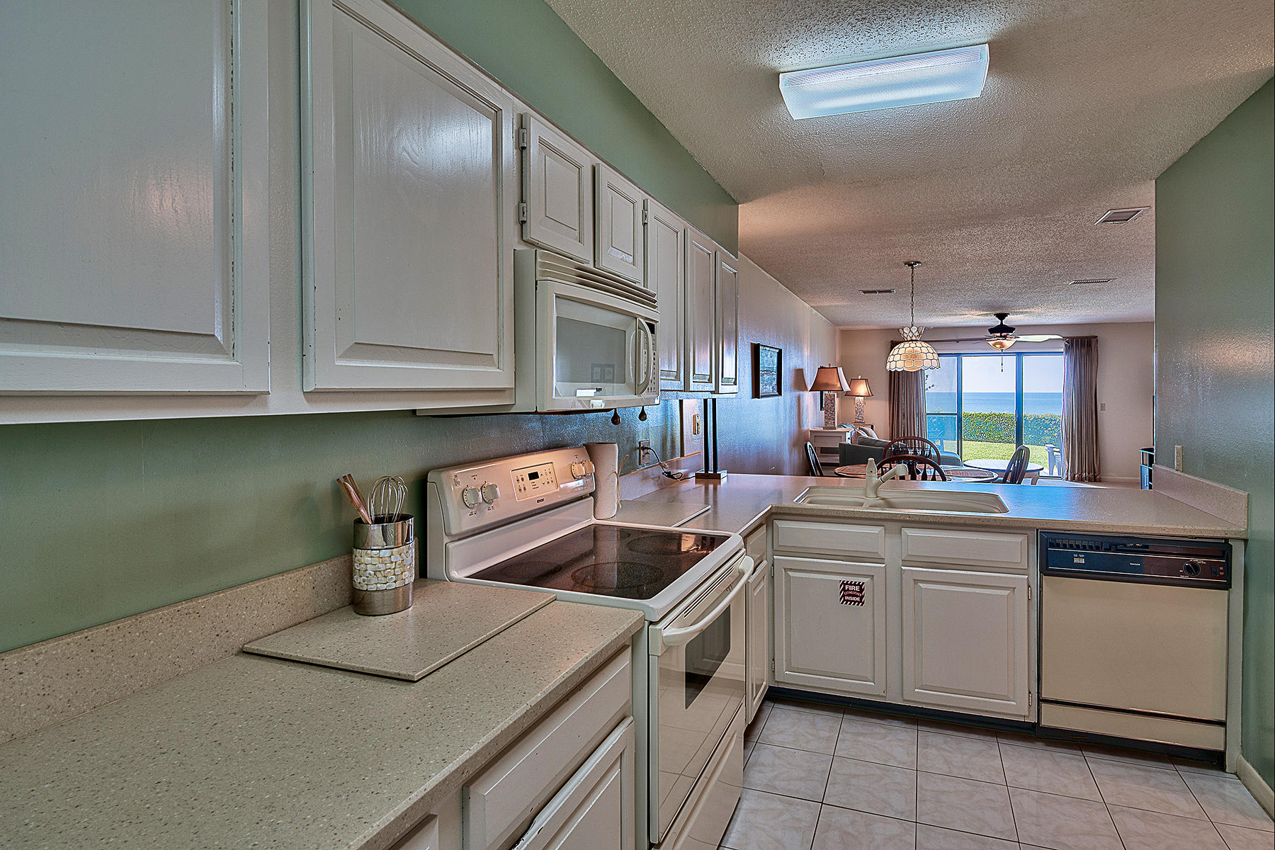 SEA SHADOWS T/H - Residential