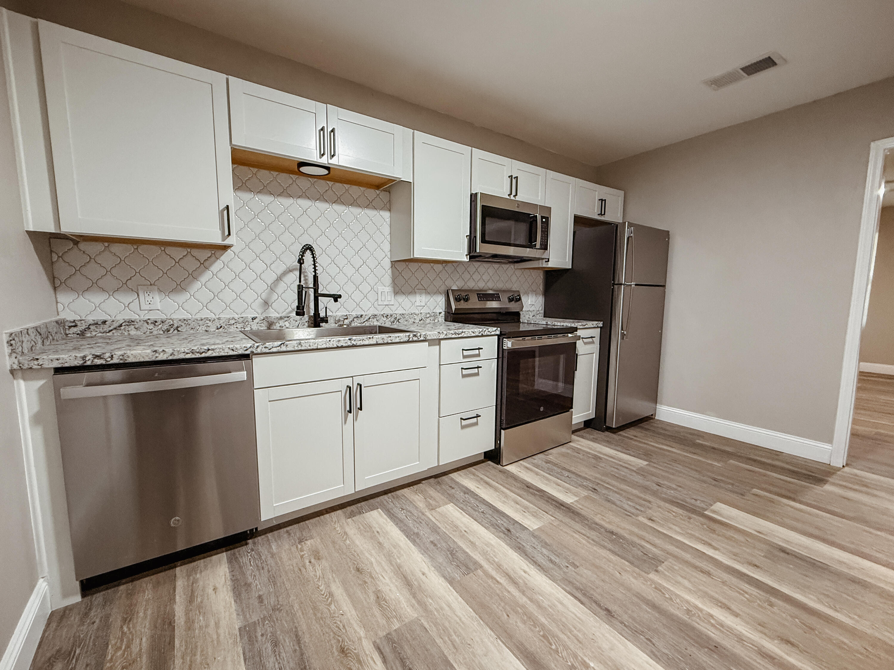 FOX RUN - Residential Lease