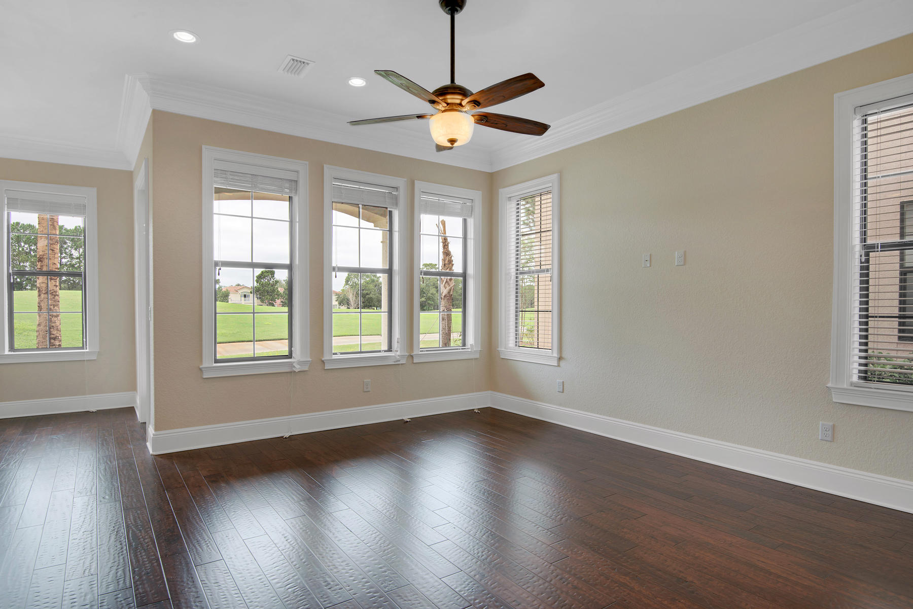 VILLA LAGO - Residential