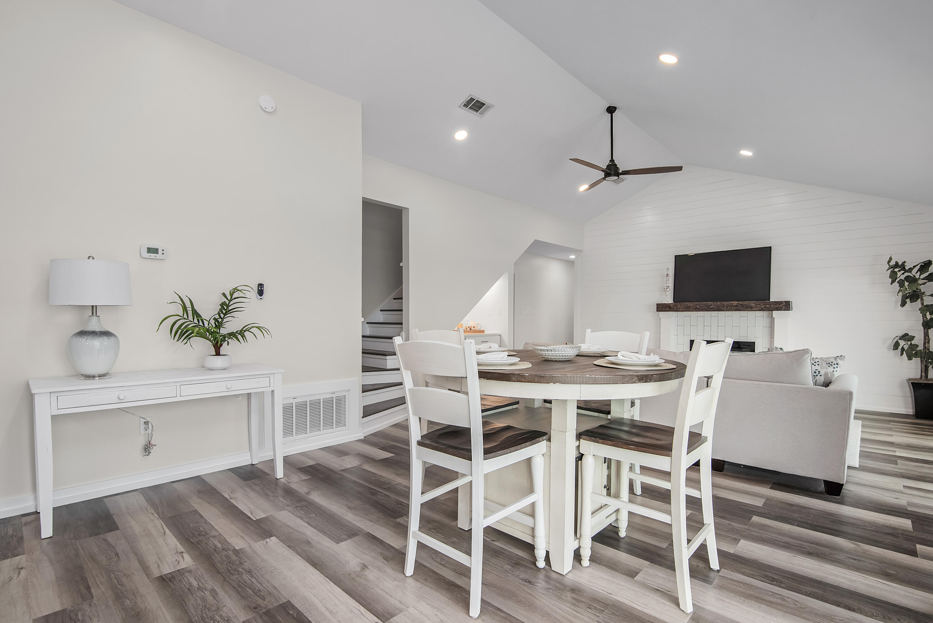 SOUTH RNG 25 WATER - Residential