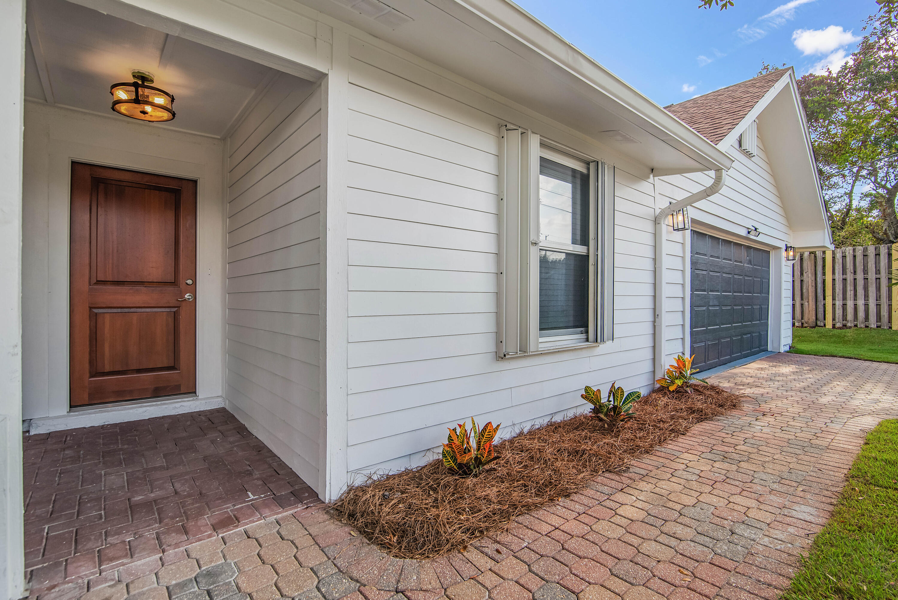 SOUTH RNG 25 WATER - Residential