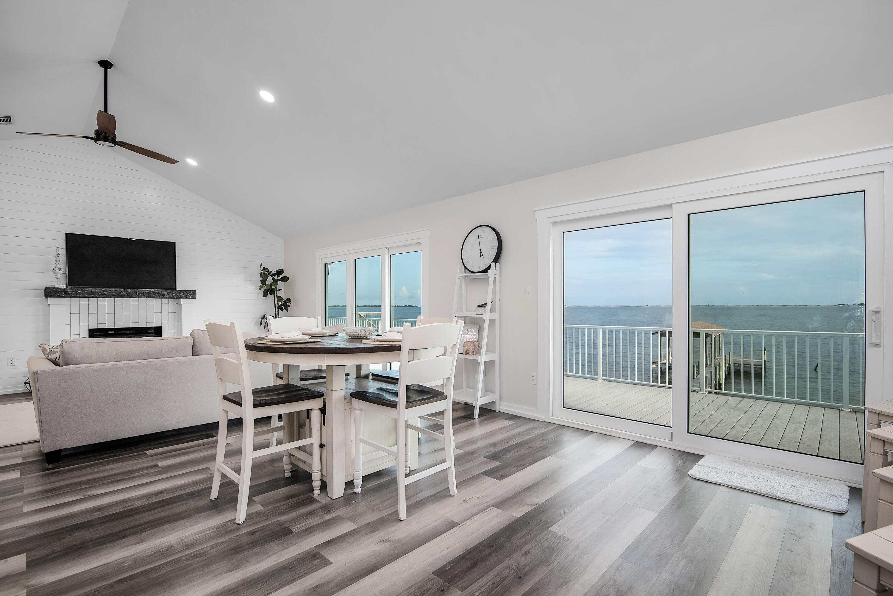 SOUTH RNG 25 WATER - Residential