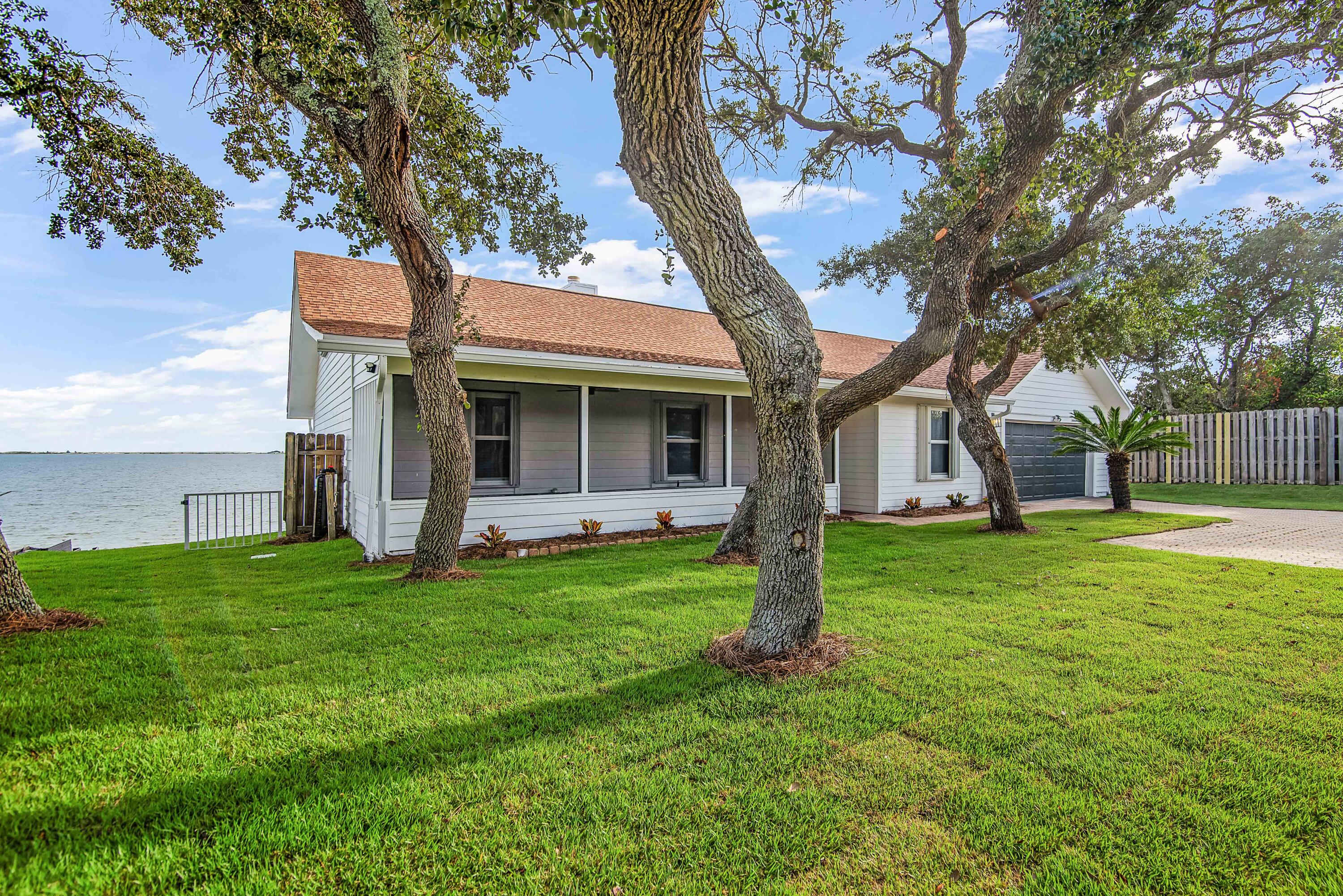 SOUTH RNG 25 WATER - Residential