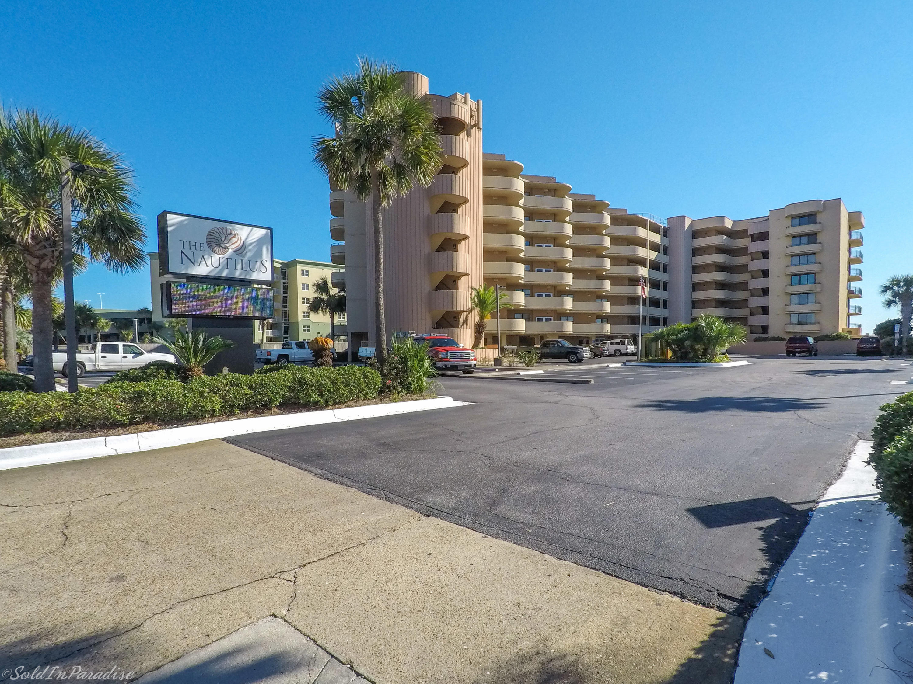 NAUTILUS CONDO - Residential