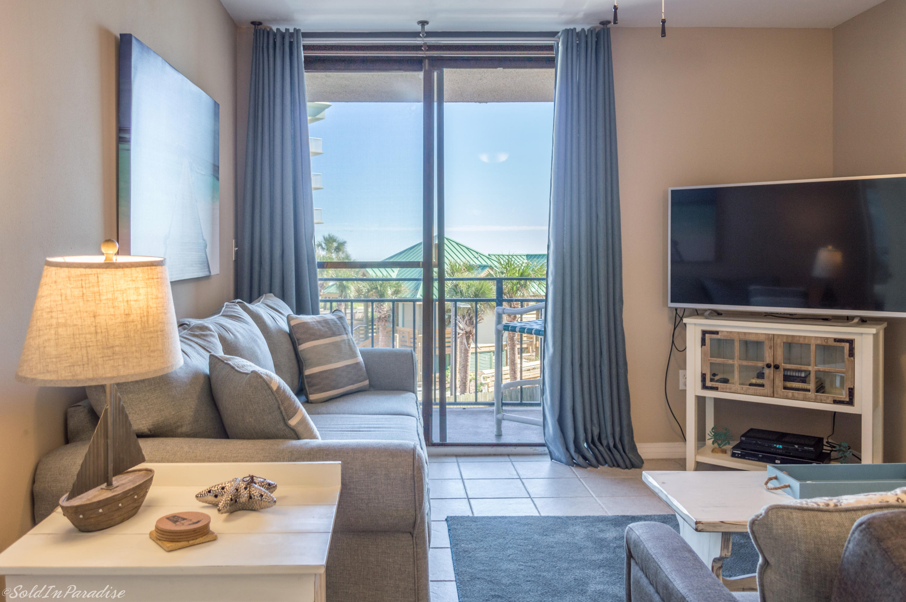 NAUTILUS CONDO - Residential