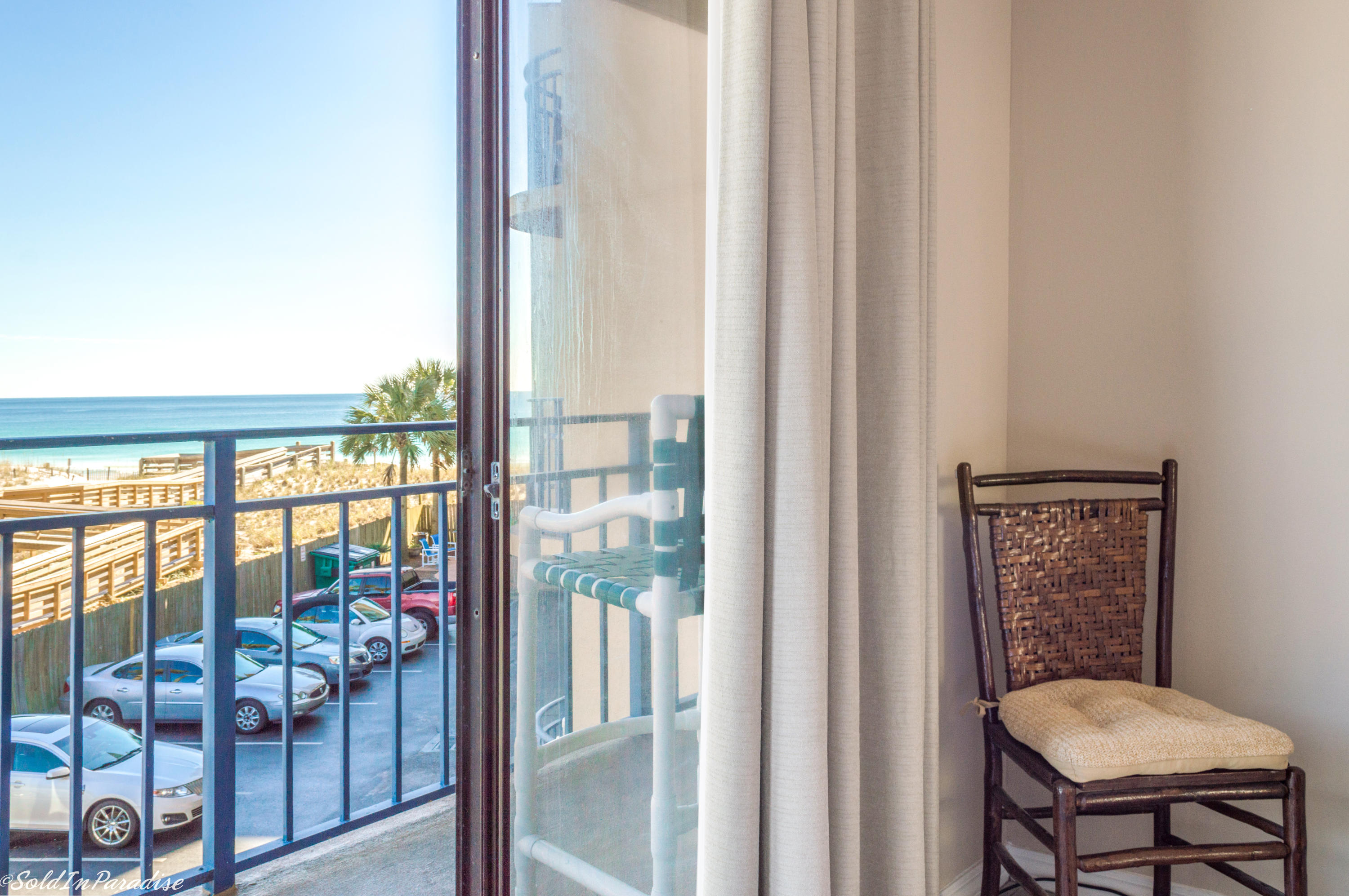 NAUTILUS CONDO - Residential