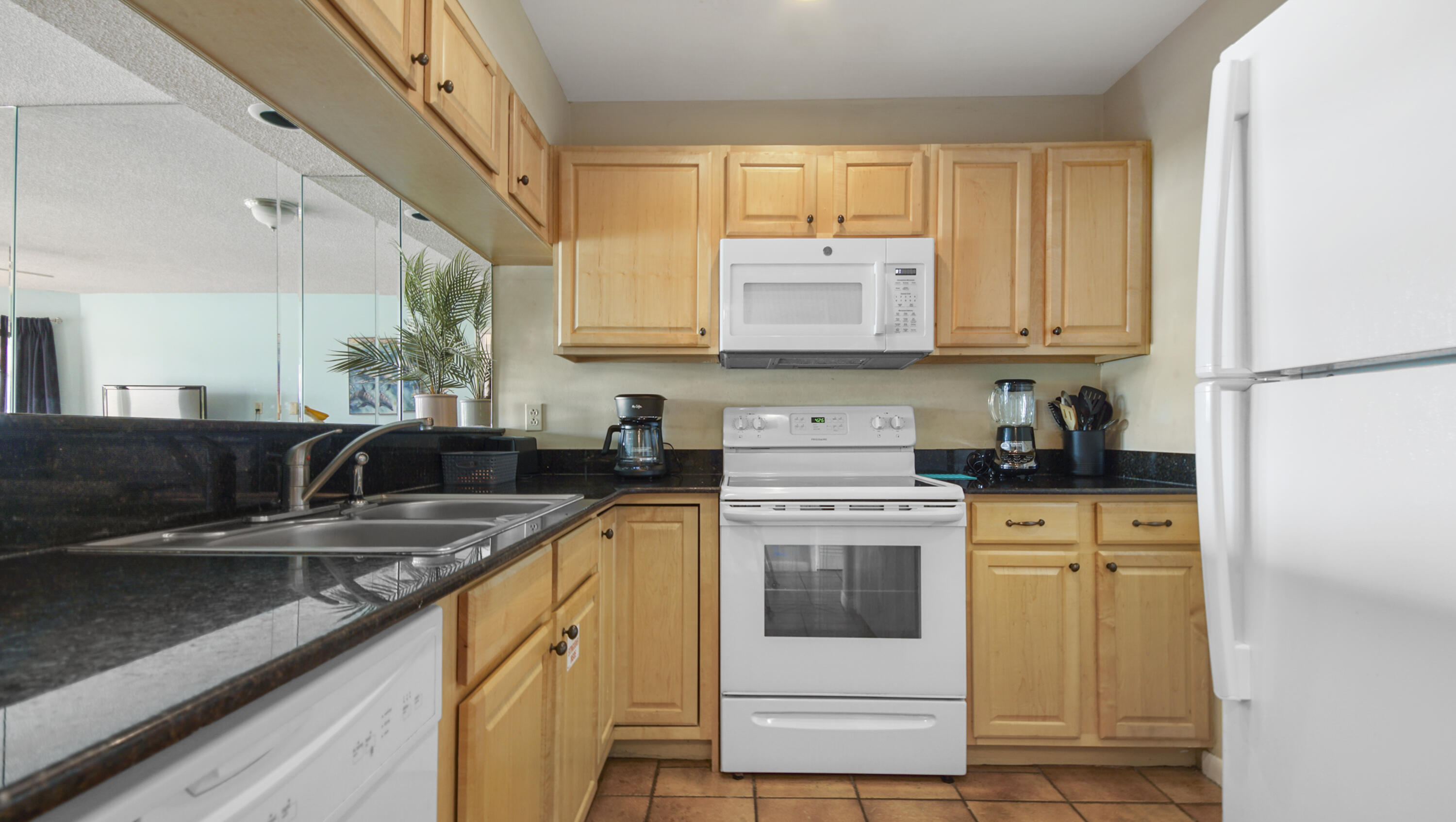 EDGEWATER GOLF VILLAS III-A CONDO - Residential