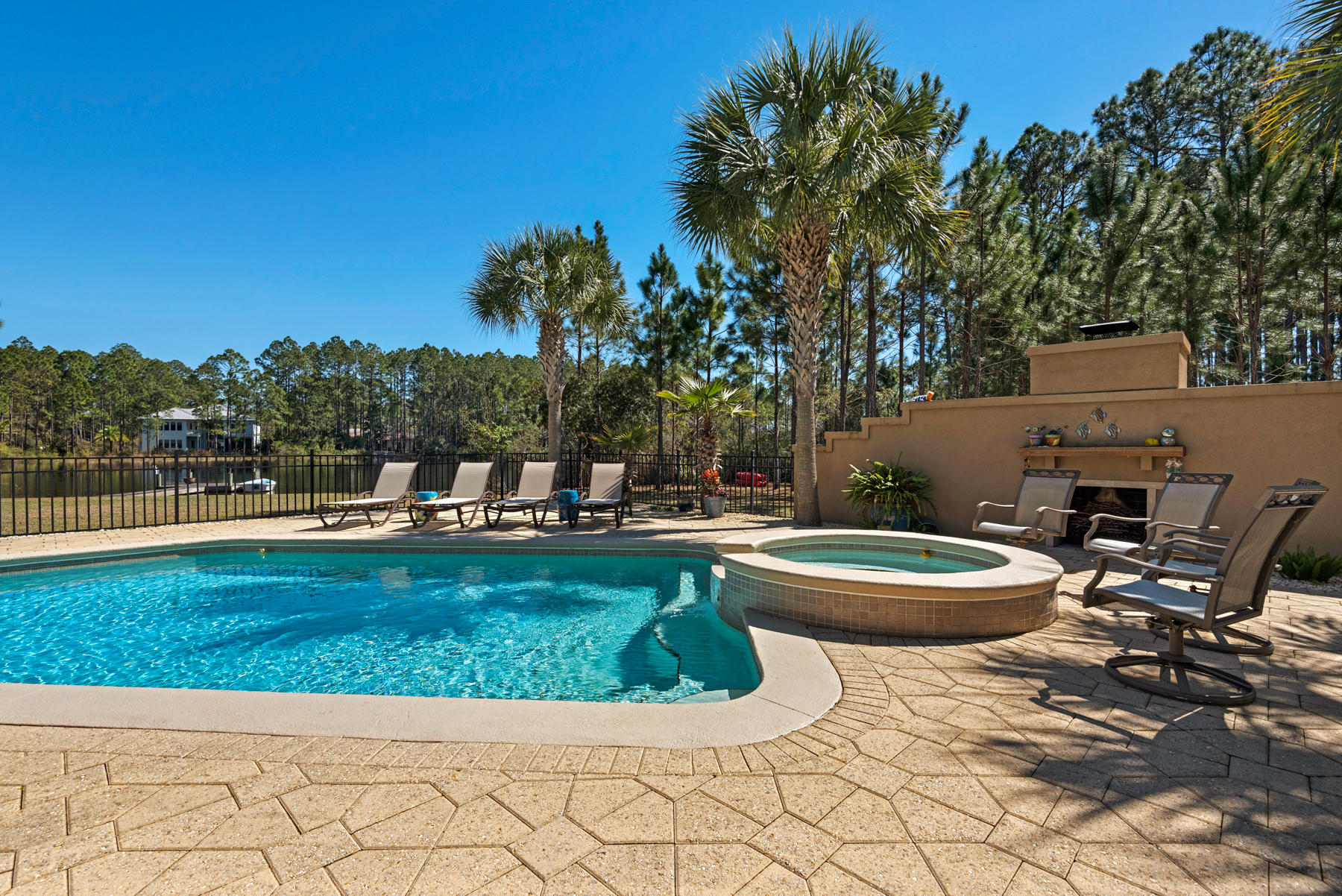 CANO ESTATES - Residential