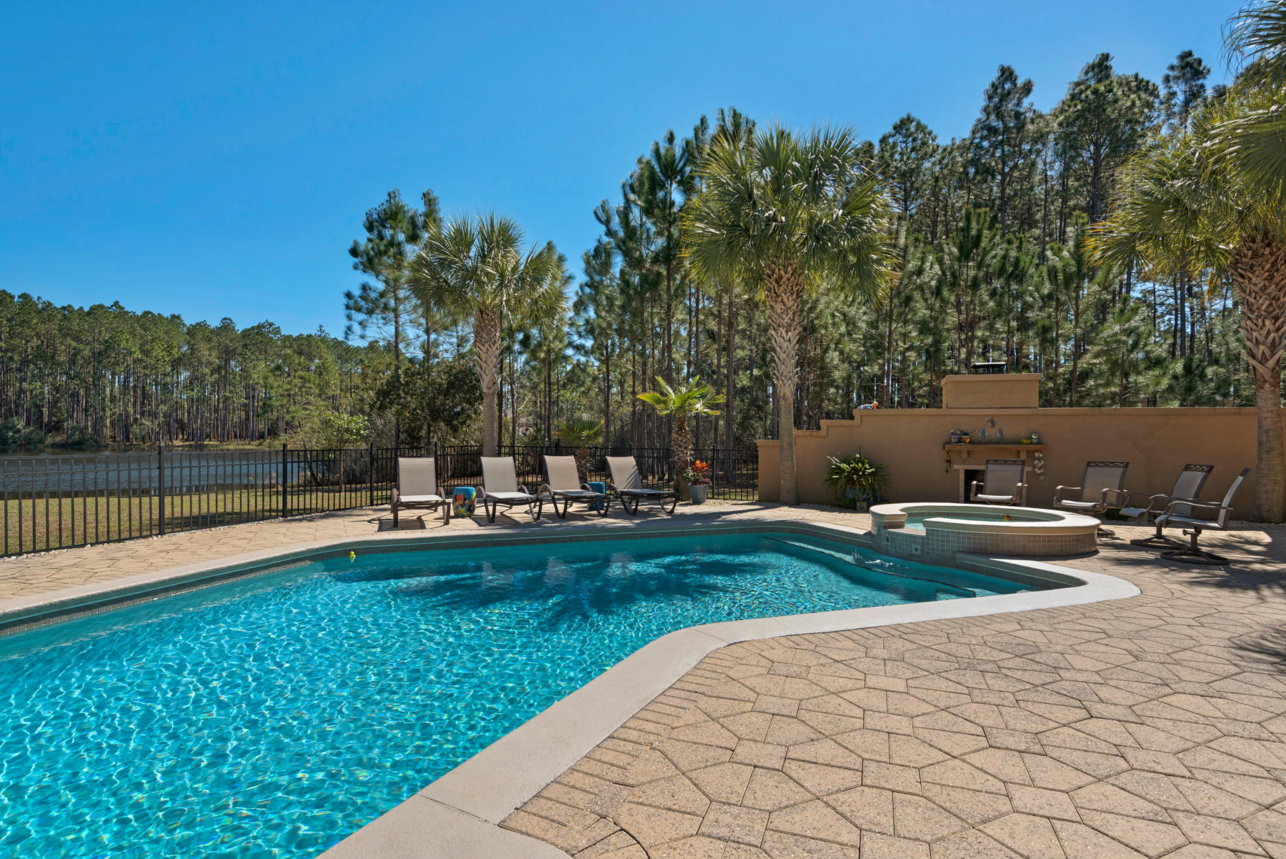 CANO ESTATES - Residential