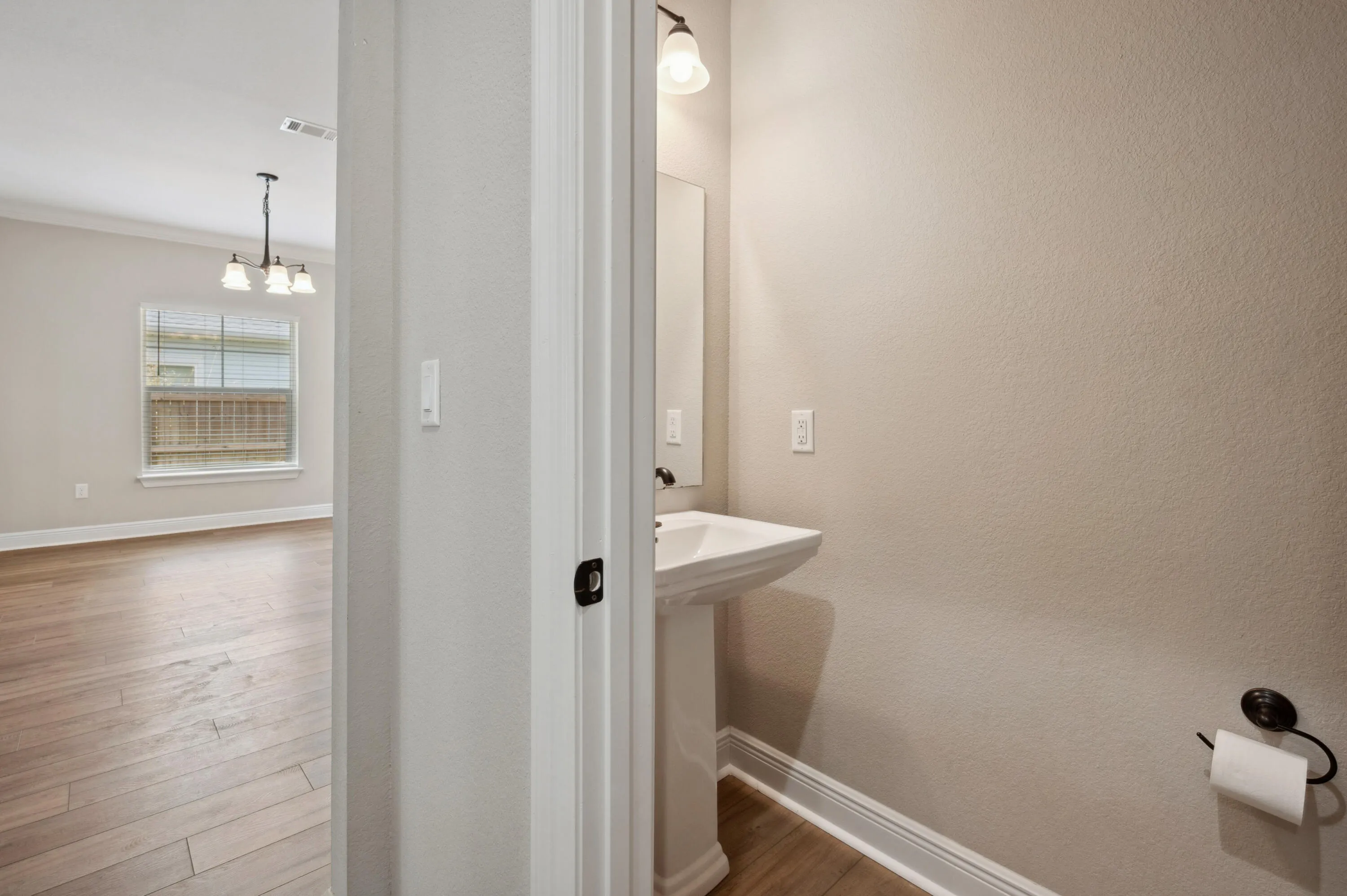 Niceville, Florida 32578, United States, 4 Bedrooms Bedrooms, ,3 BathroomsBathrooms,Residential,Pending,122992