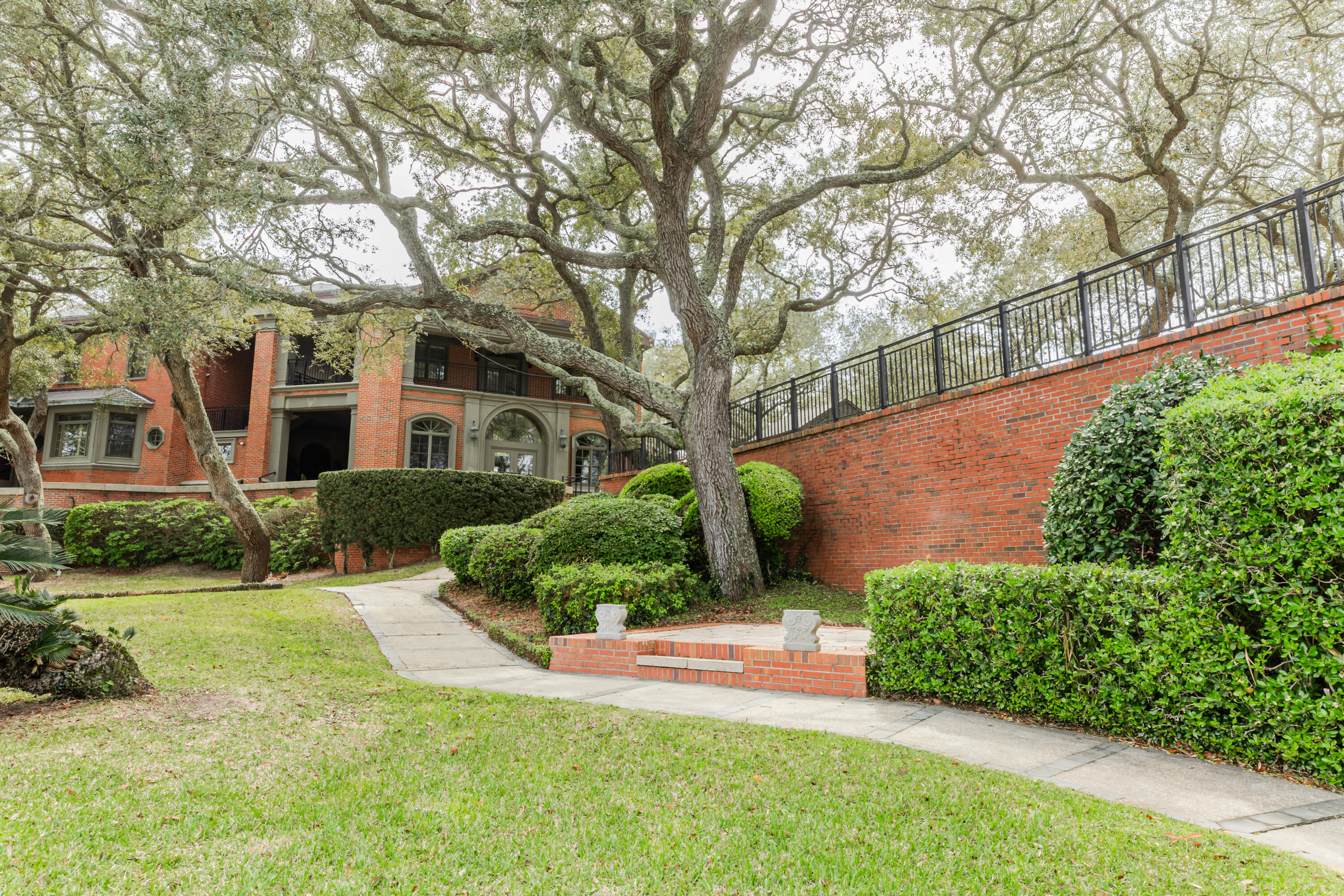 CARLAN SHORES - Residential