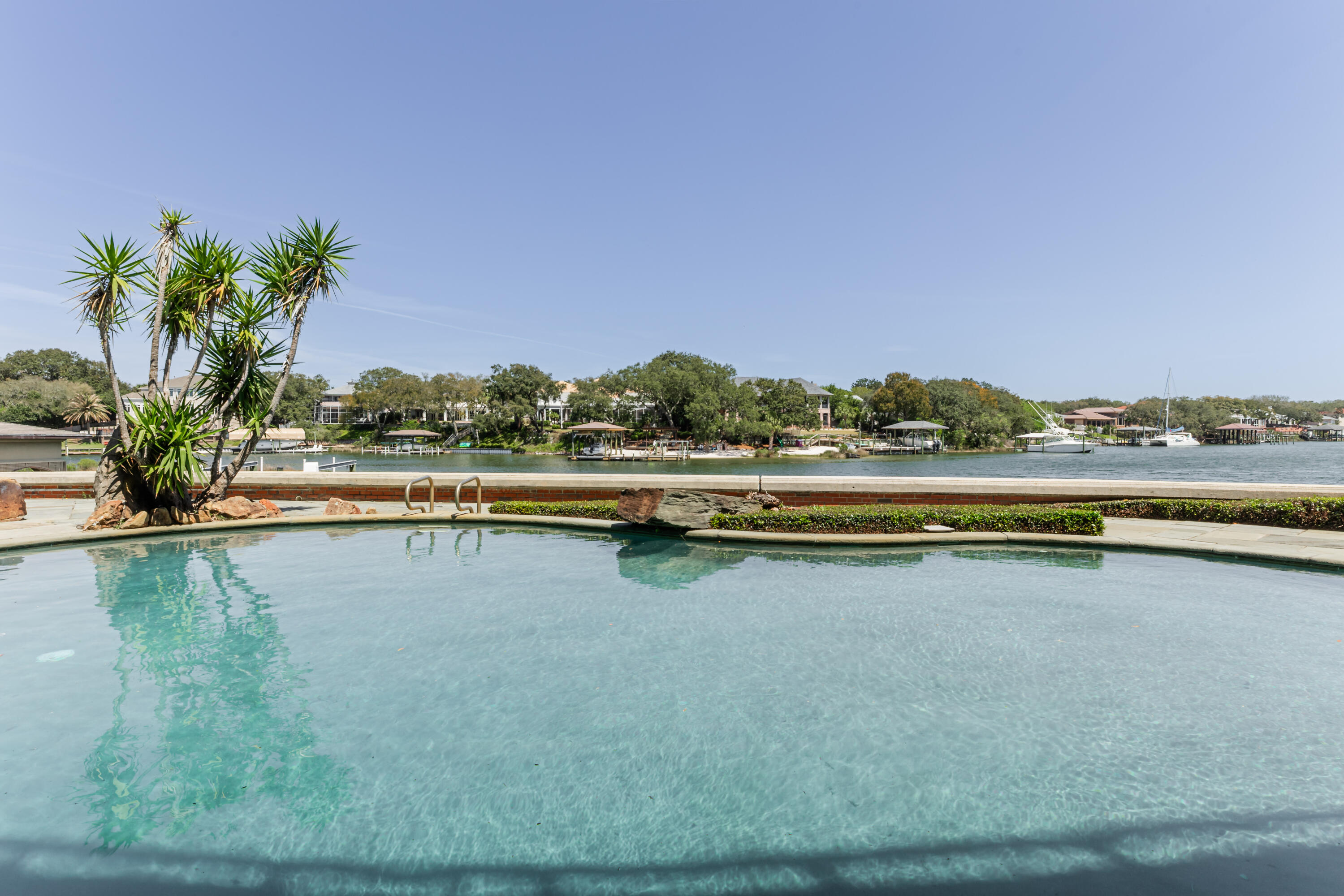 CARLAN SHORES - Residential