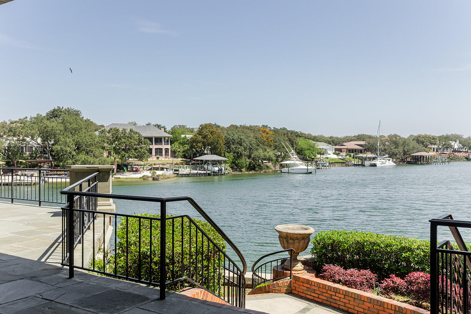 CARLAN SHORES - Residential