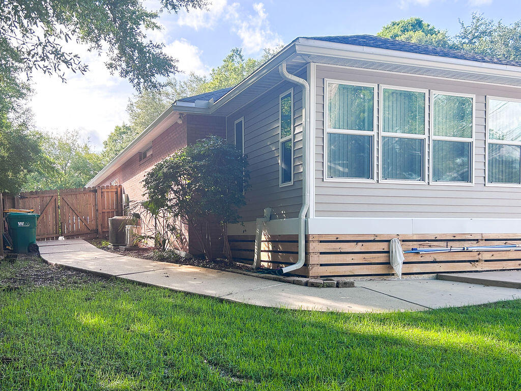 ROCKY BAYOU COUNTRY CLUB ESTATES 9 - Residential