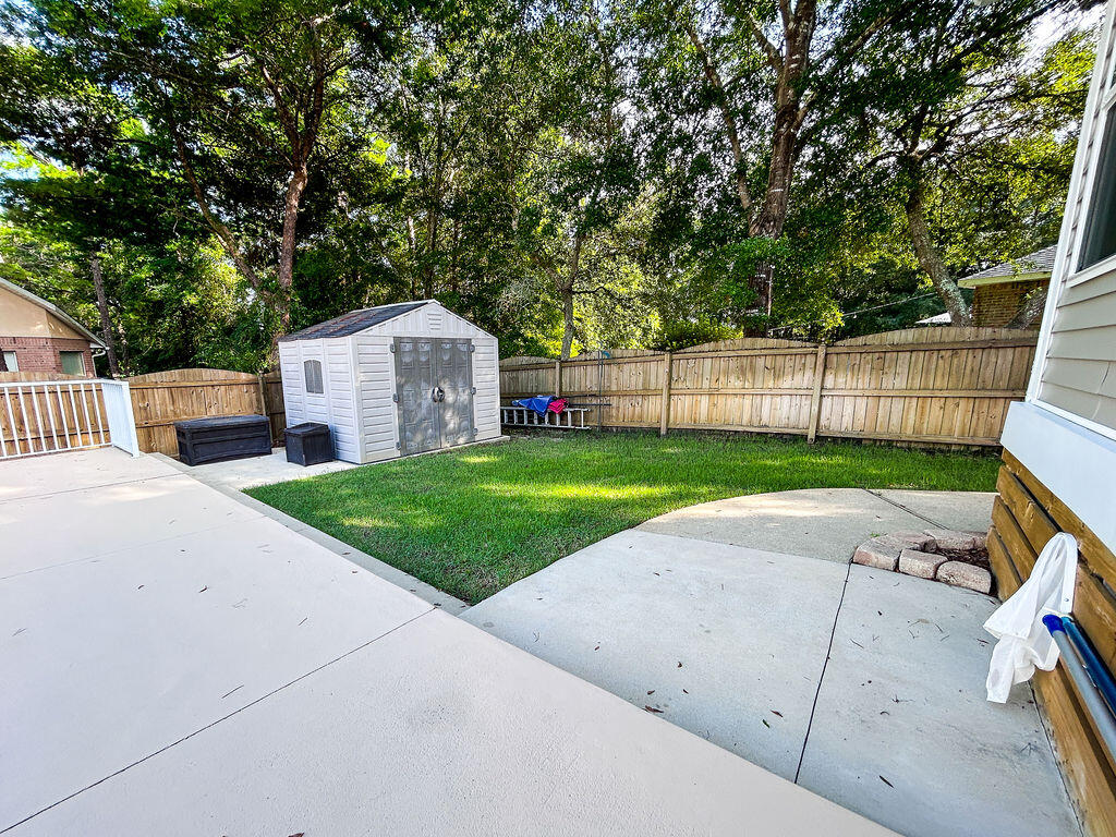 ROCKY BAYOU COUNTRY CLUB ESTATES 9 - Residential