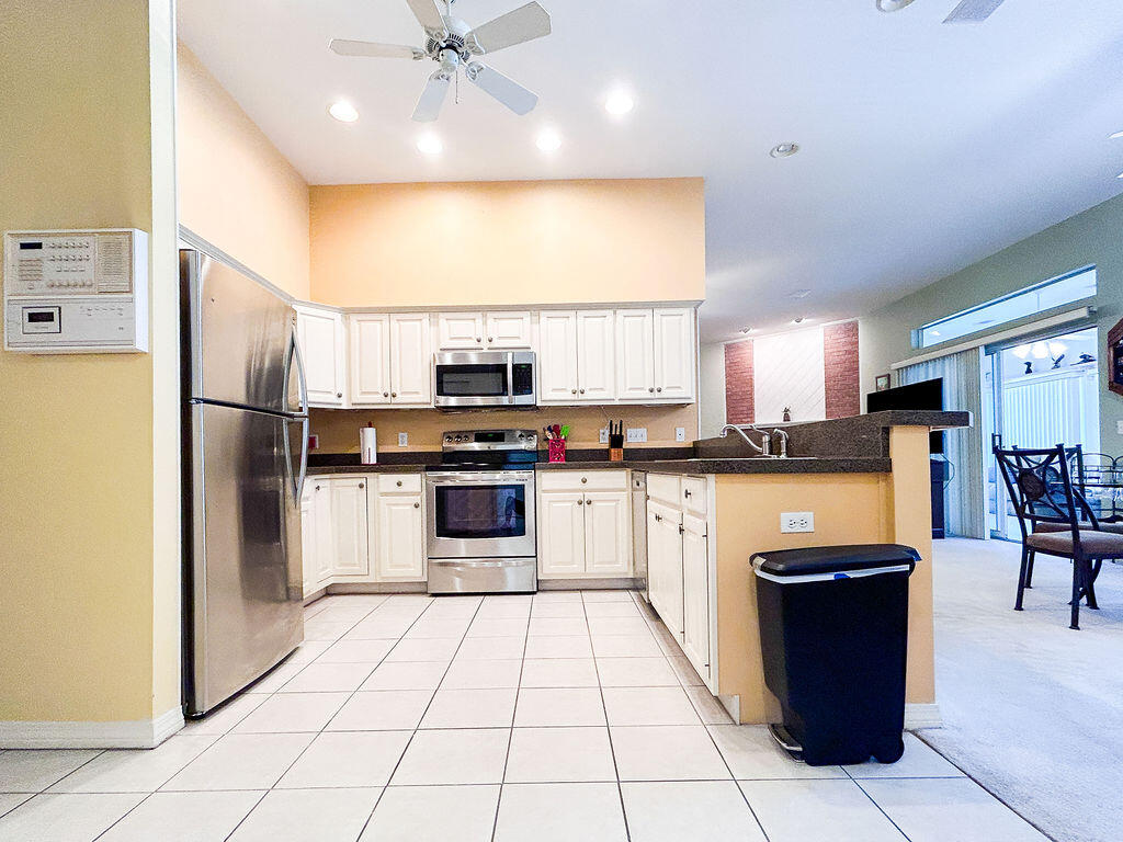 ROCKY BAYOU COUNTRY CLUB ESTATES 9 - Residential