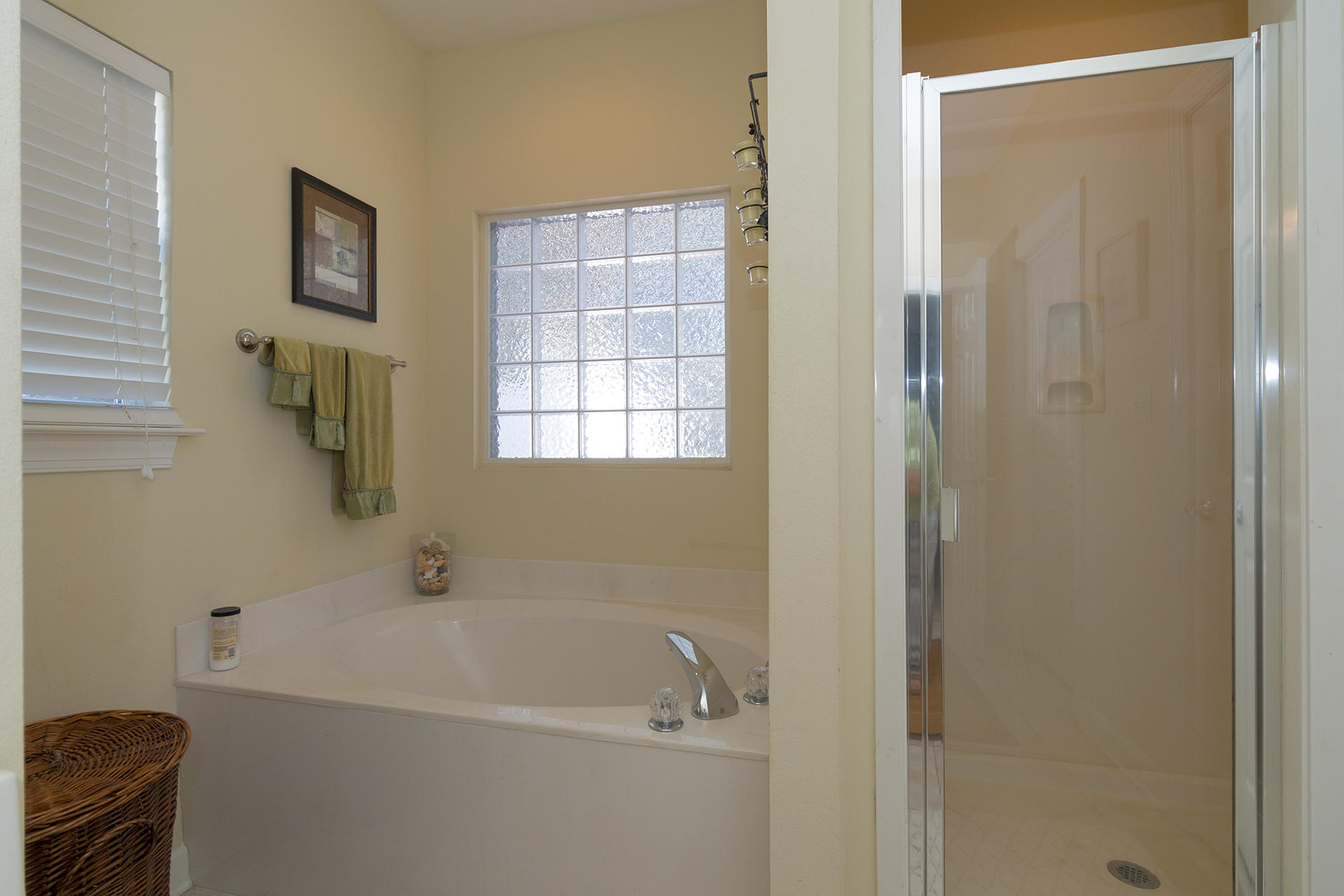 MIRAMAR PALMS - Residential