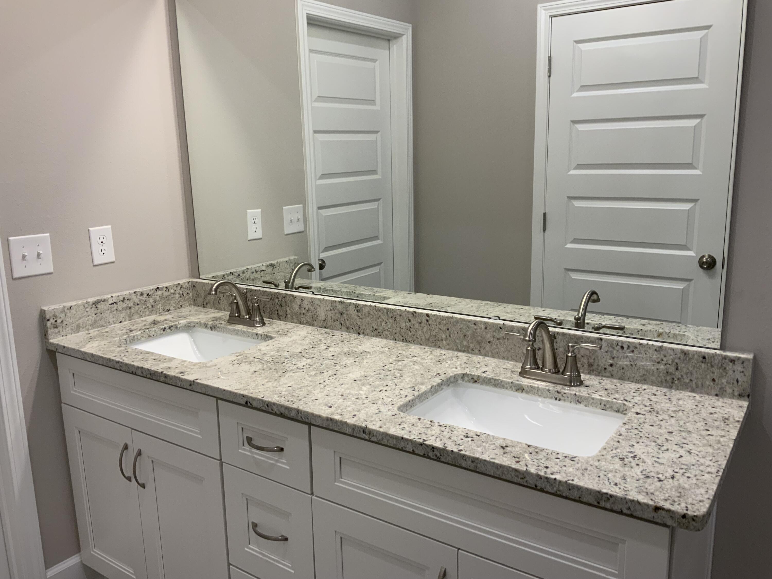 LAKERIDGE EST - Residential