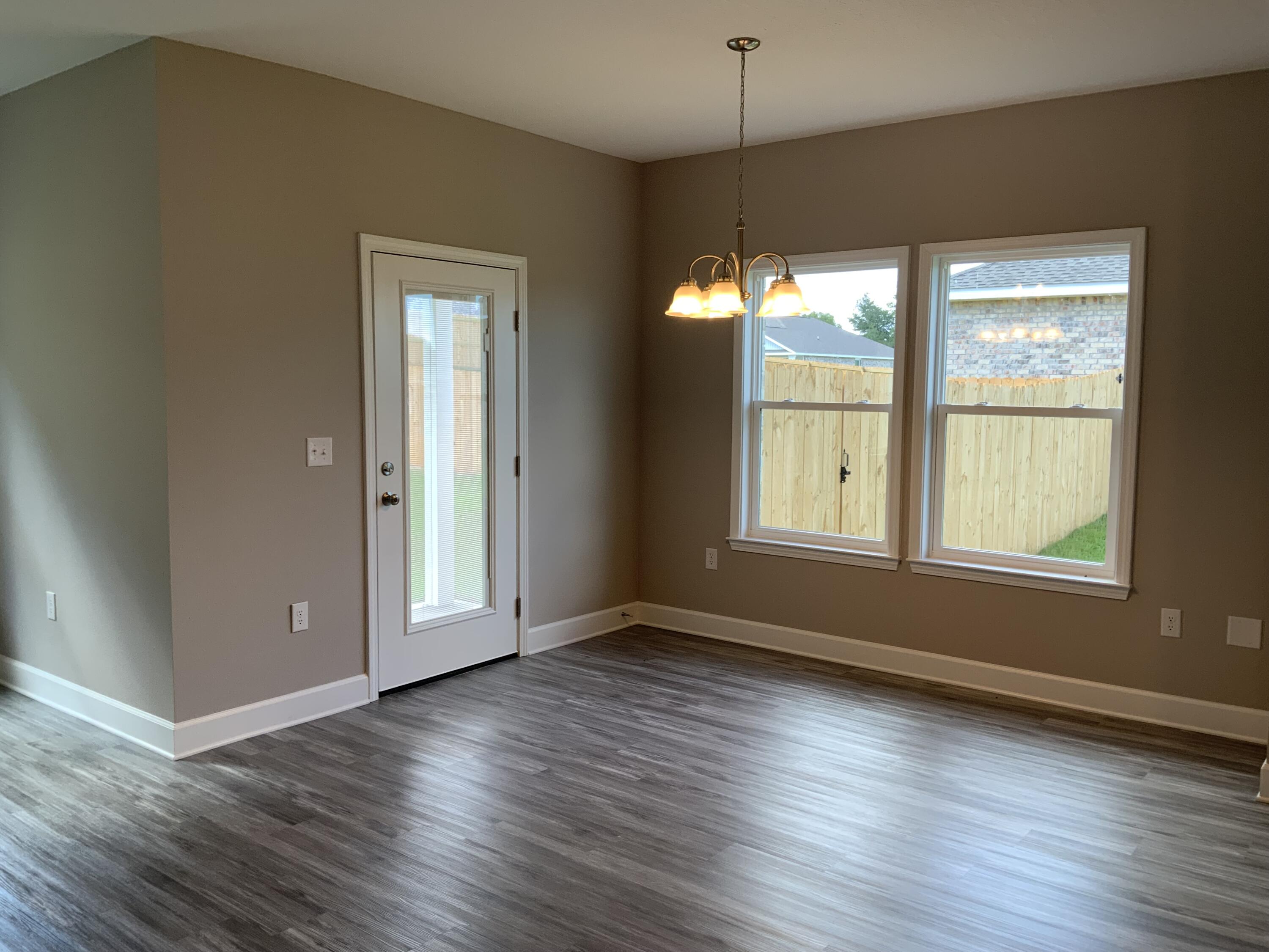 LAKERIDGE EST - Residential