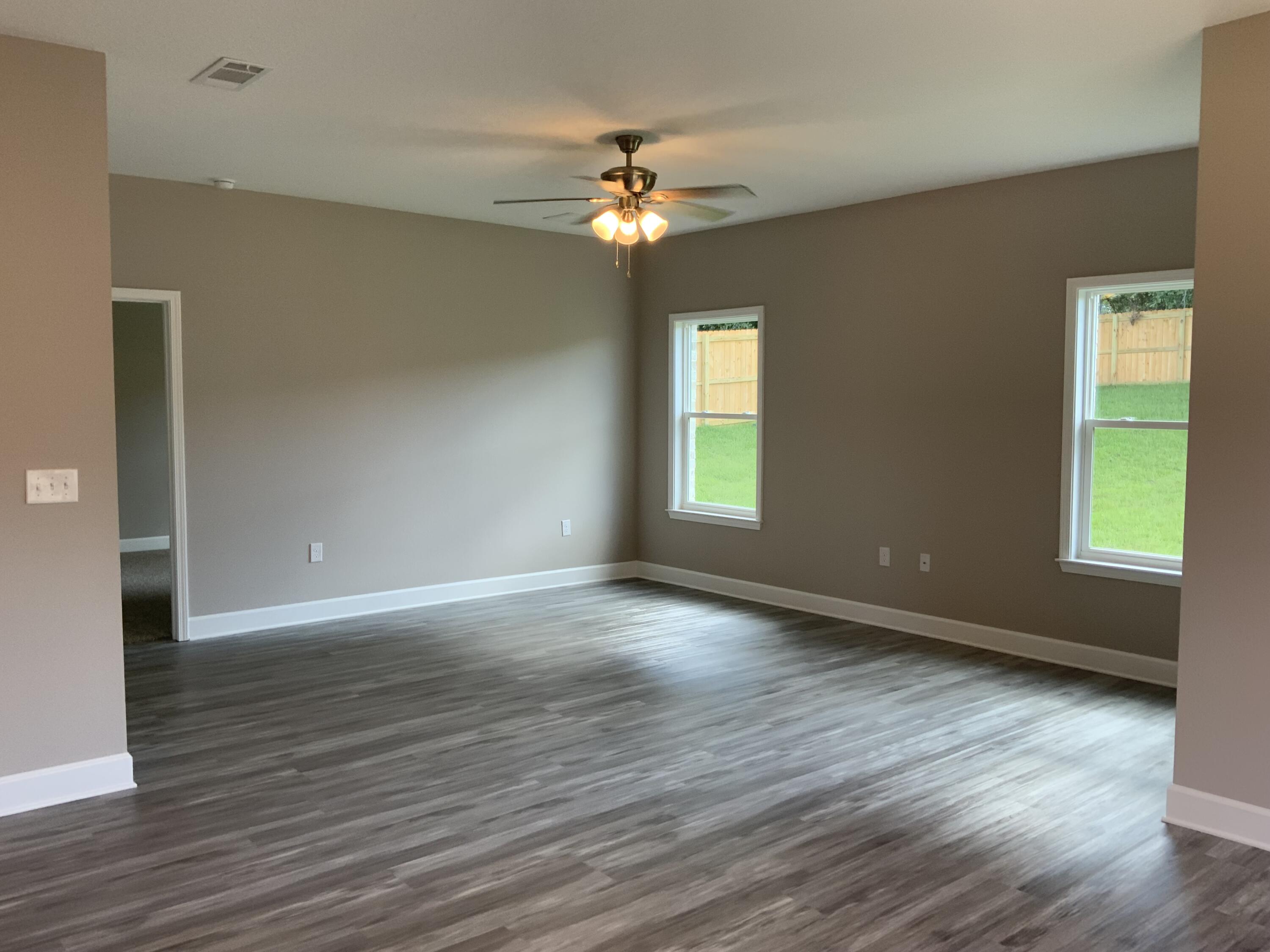 LAKERIDGE EST - Residential