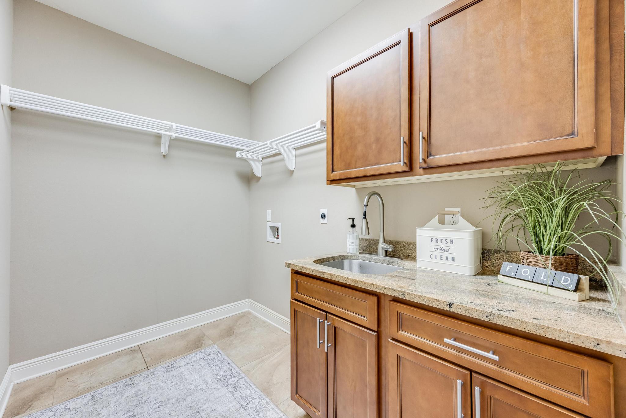 CLAIRES VINEYARD - Residential