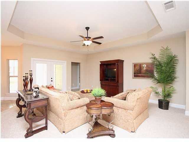ZACHARY ESTATES - Residential