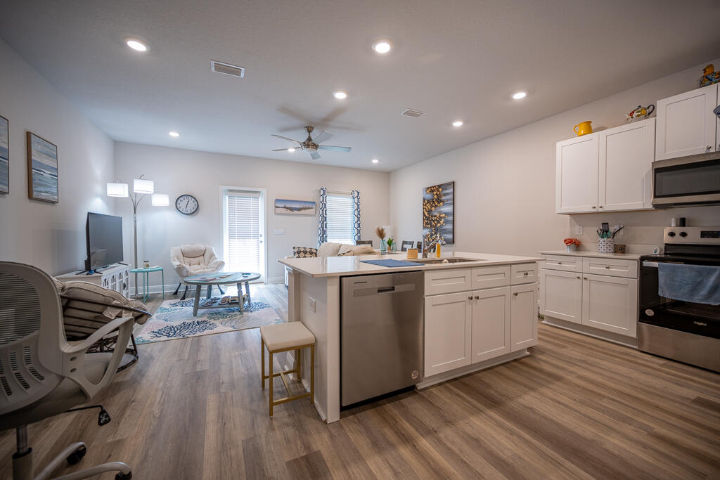 BRITTANY OAKS VILLAS - Residential