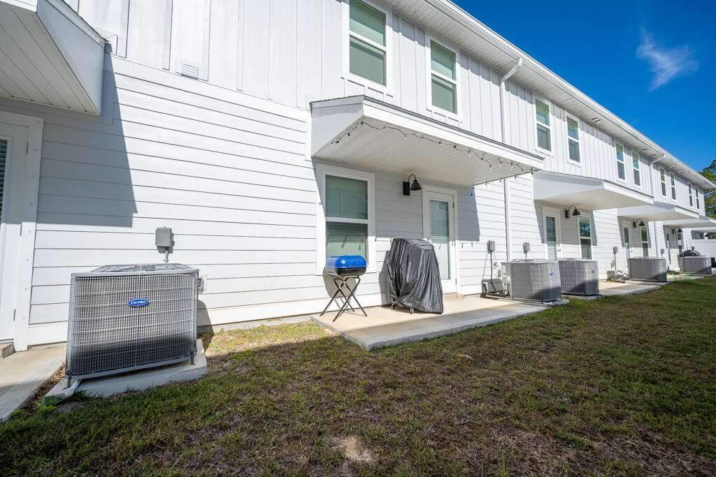 BRITTANY OAKS VILLAS - Residential