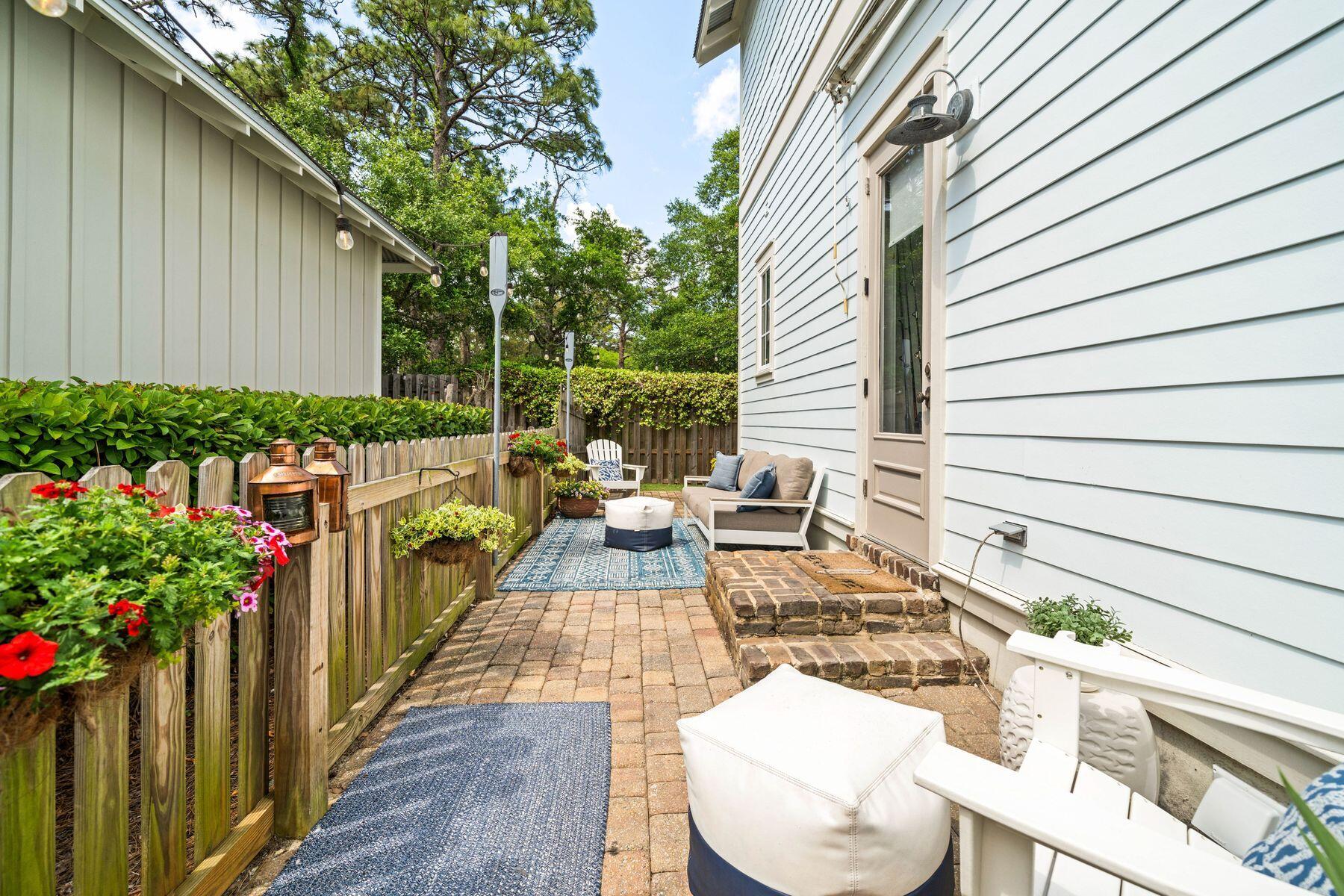 CARSON OAKS - Residential