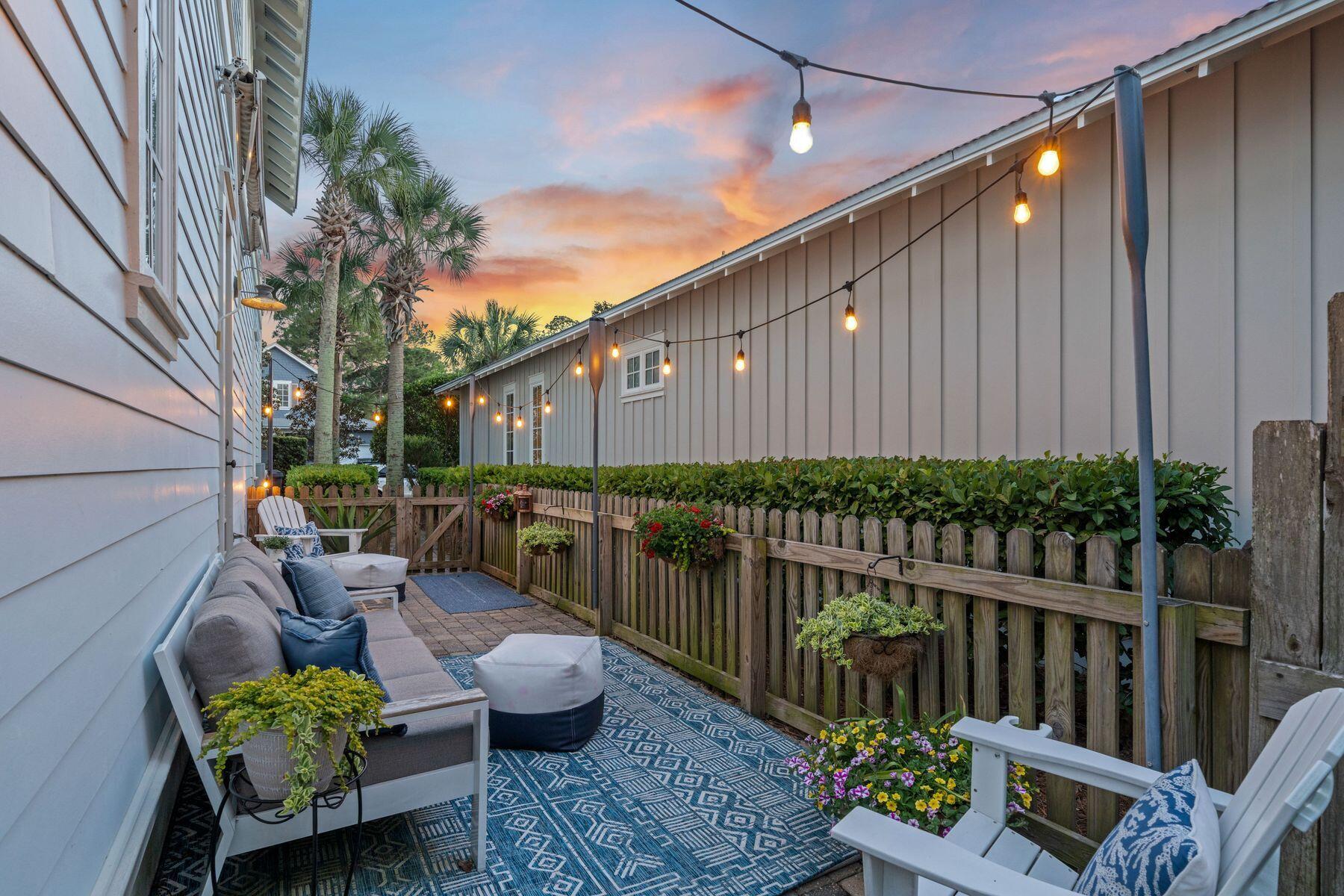 CARSON OAKS - Residential