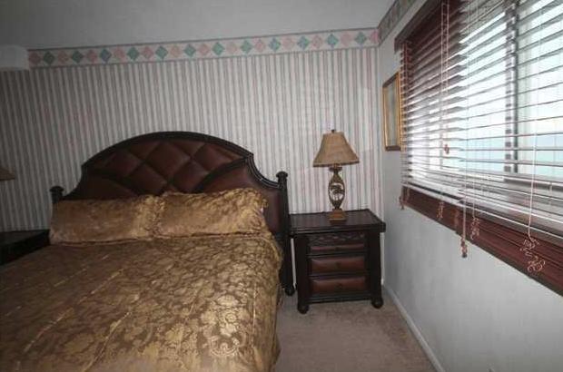 REGENCY TOWERS - Residential