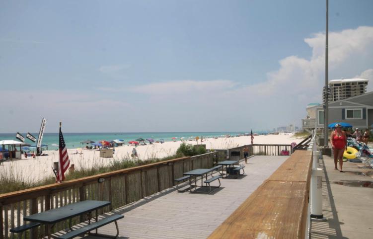 REGENCY TOWERS - Residential