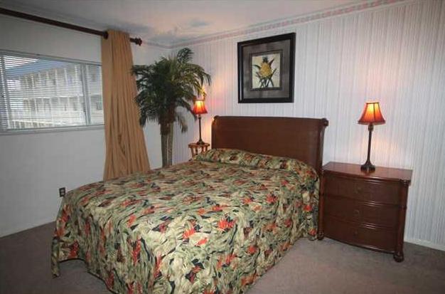 REGENCY TOWERS - Residential