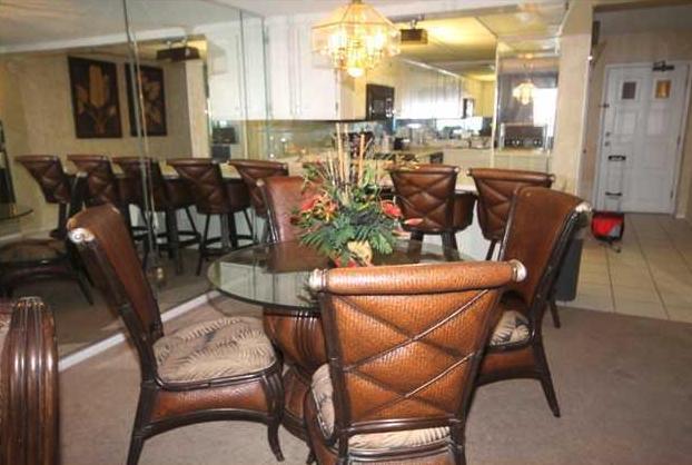 REGENCY TOWERS - Residential