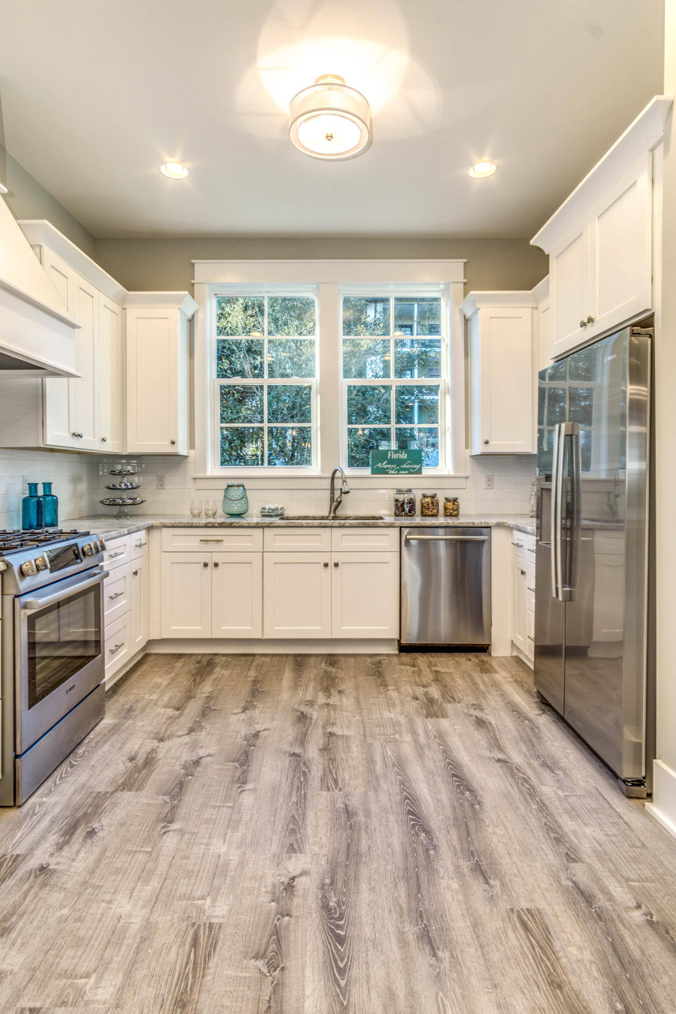 LAKESIDE AT BLUE MOUNTAIN BEACH - Residential