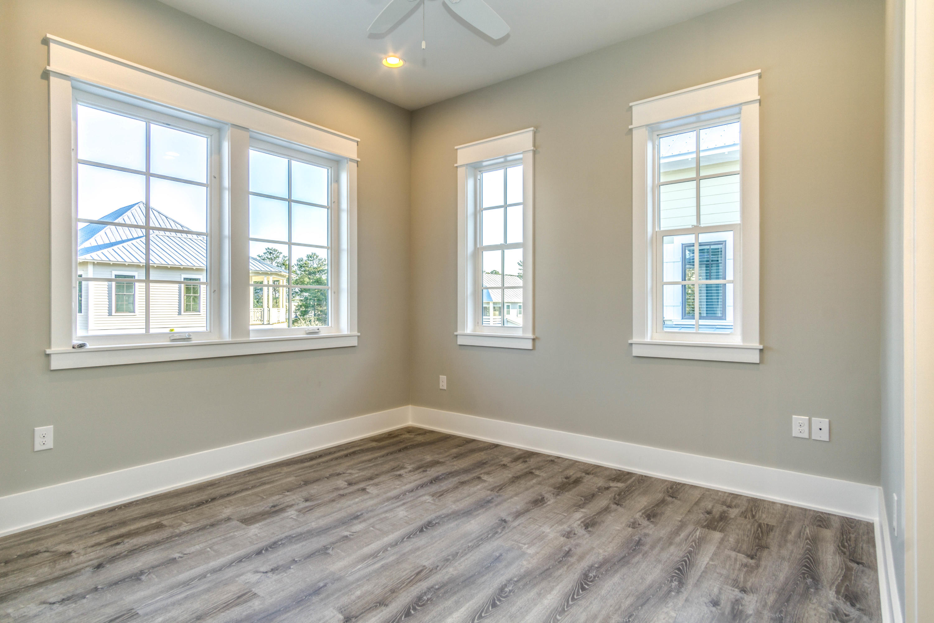 LAKESIDE AT BLUE MOUNTAIN BEACH - Residential