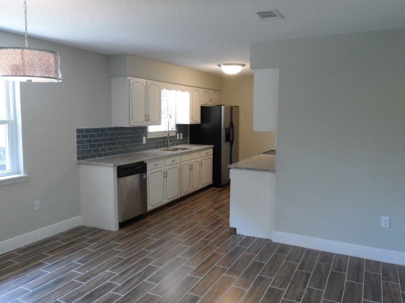 TEN LAKE ESTATES - Residential