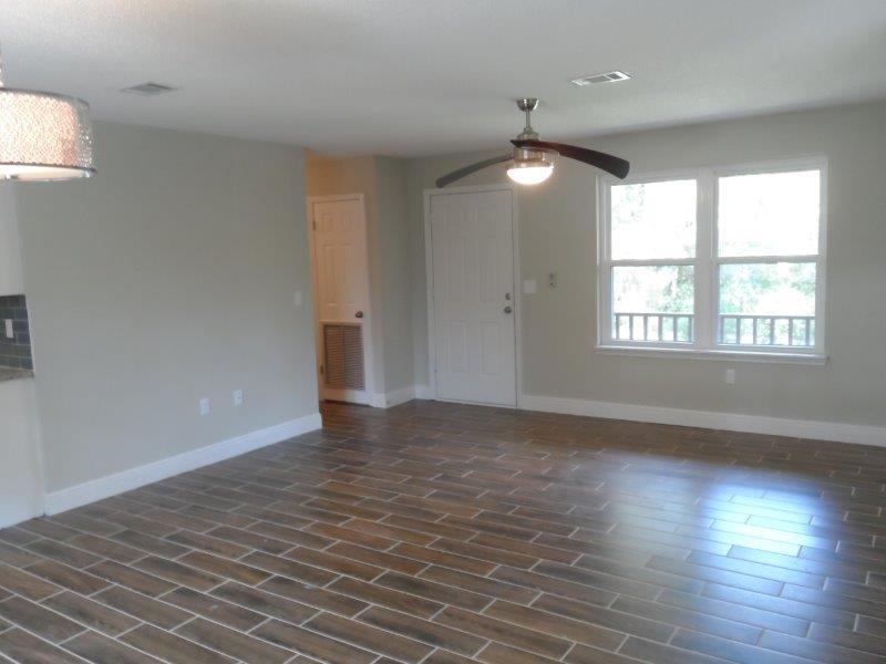 TEN LAKE ESTATES - Residential