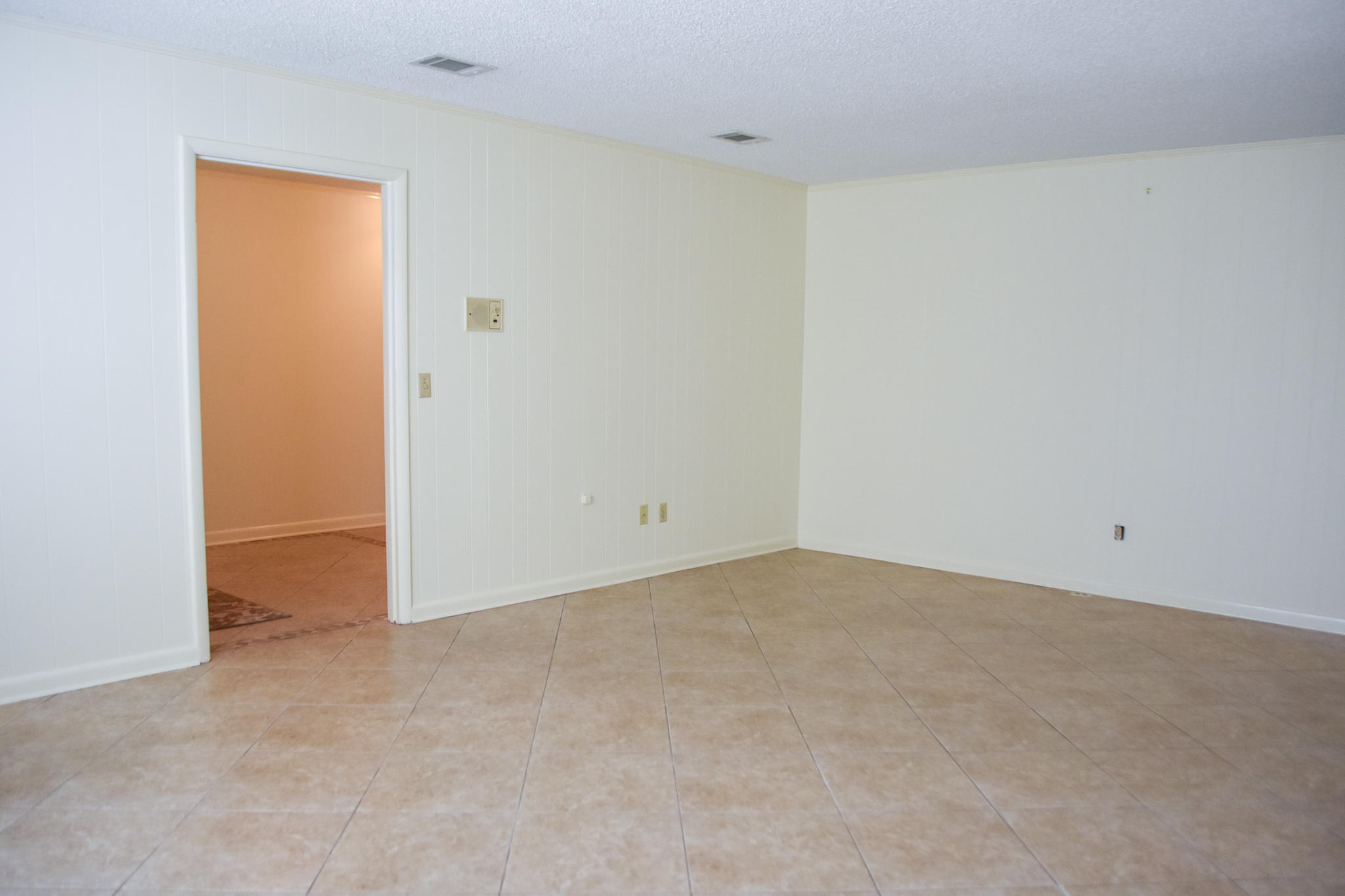 VALPARAISO PLAT 06 - Residential Lease