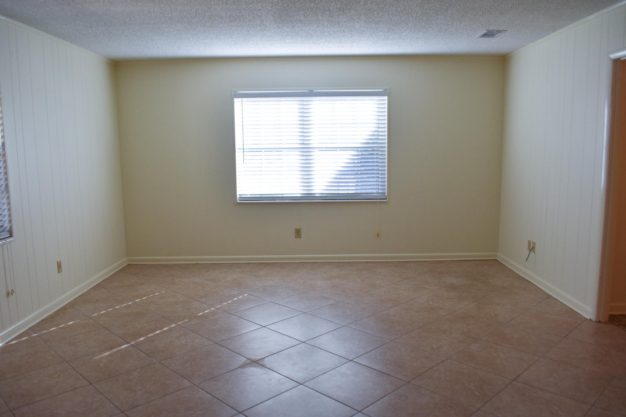 VALPARAISO PLAT 06 - Residential Lease