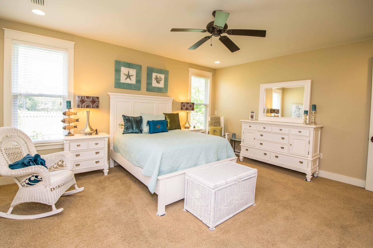 CARSON OAKS - Residential