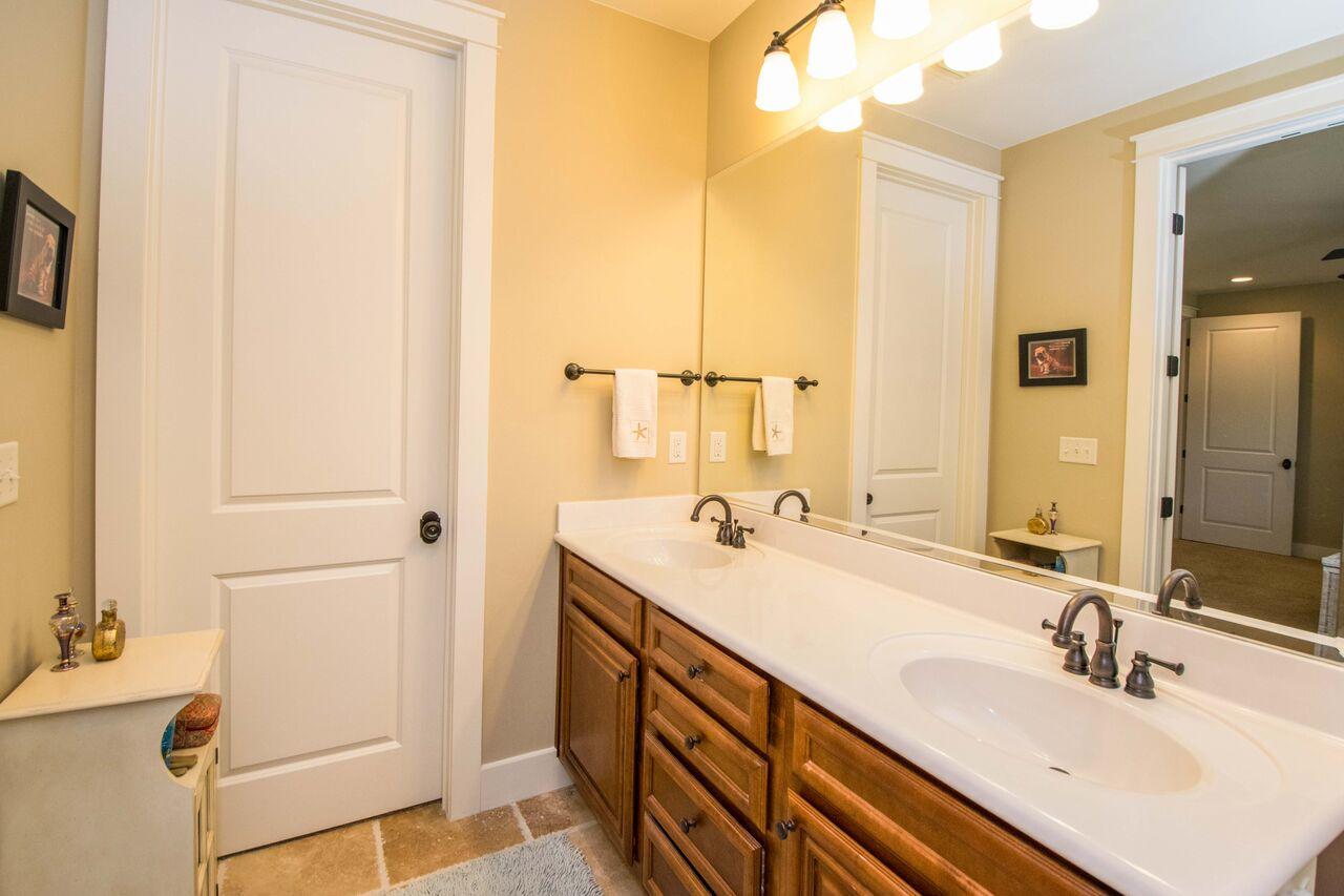 CARSON OAKS - Residential