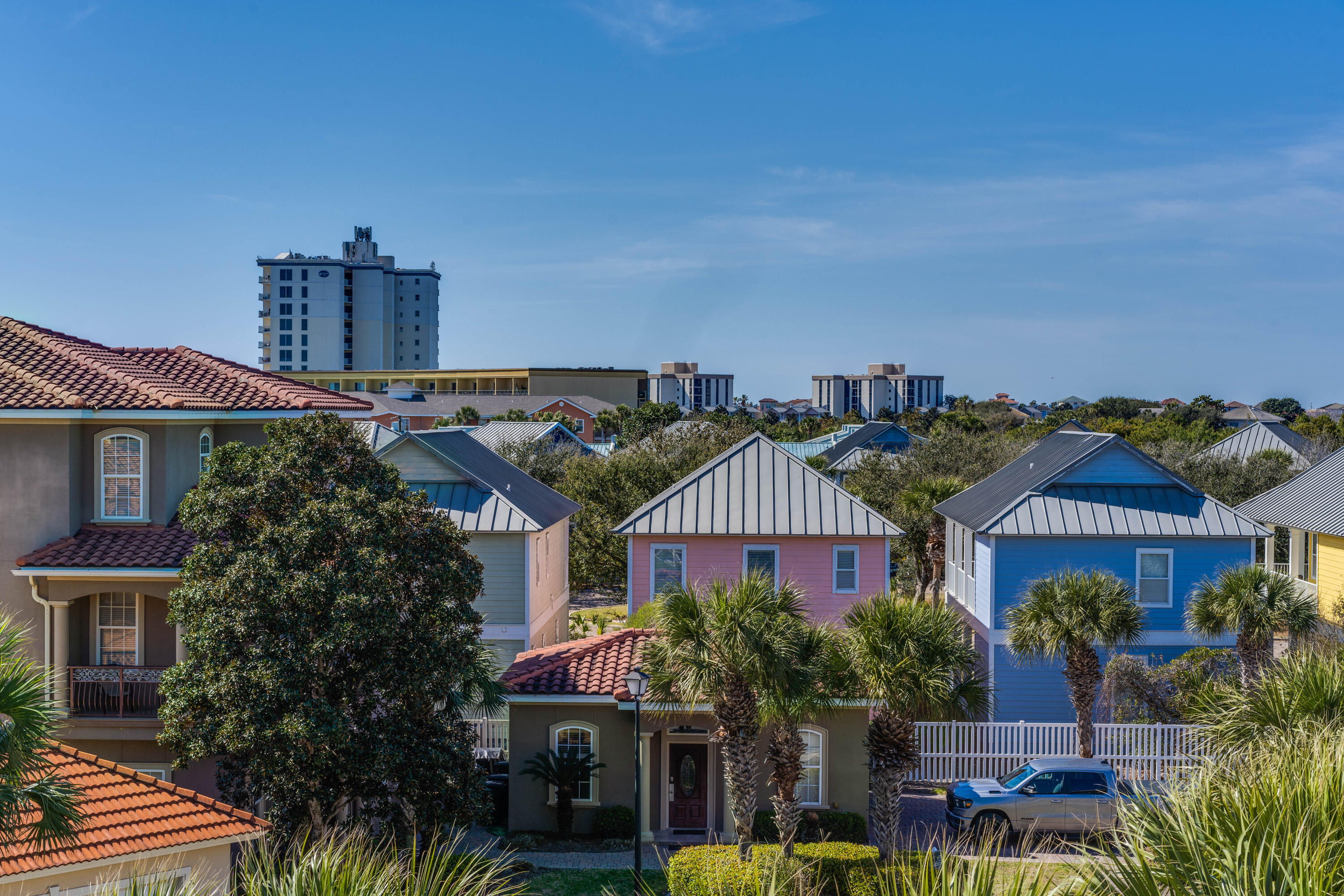 MARAVILLA CONDO 2 - Residential