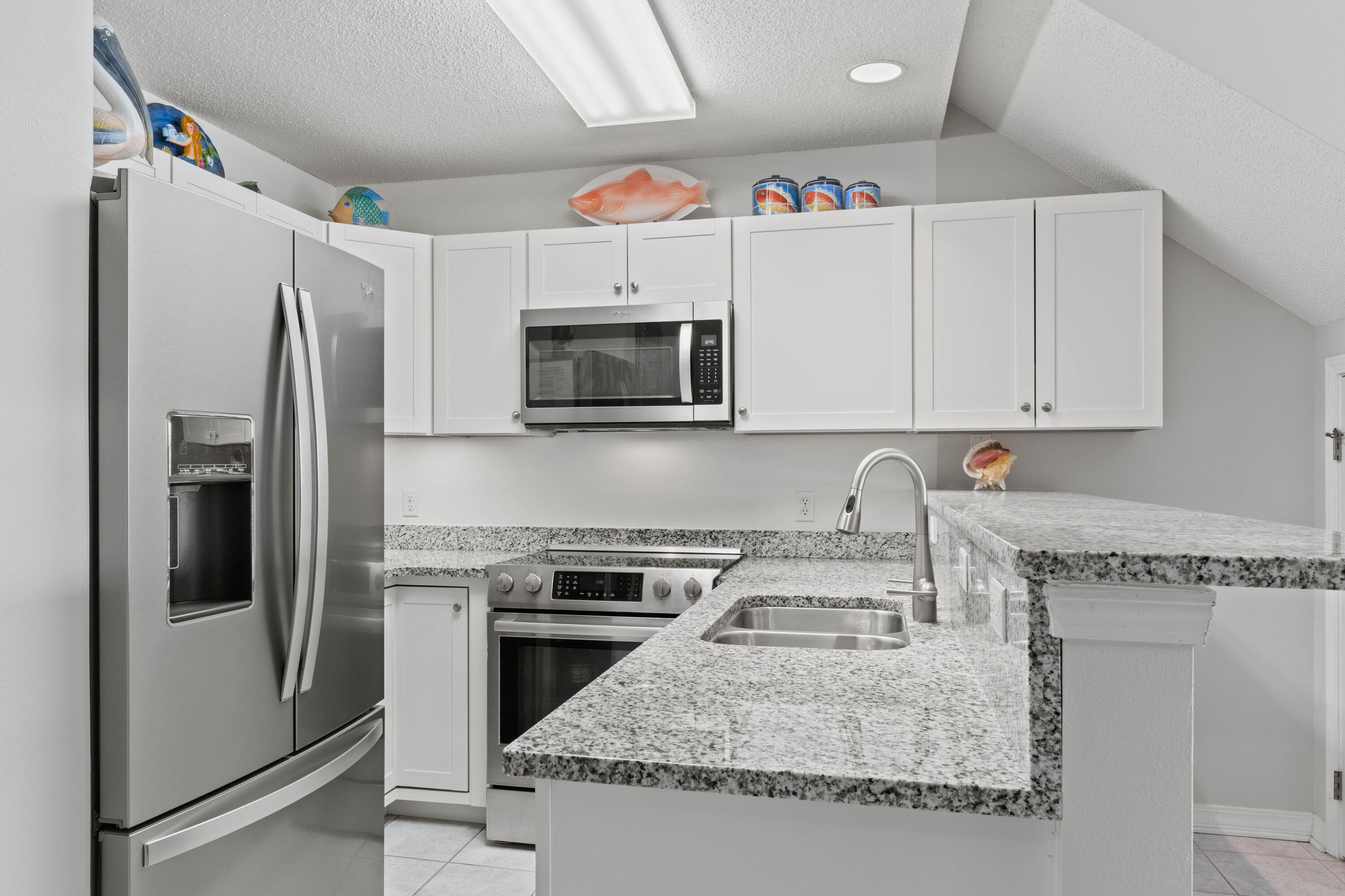 MARAVILLA CONDO 2 - Residential