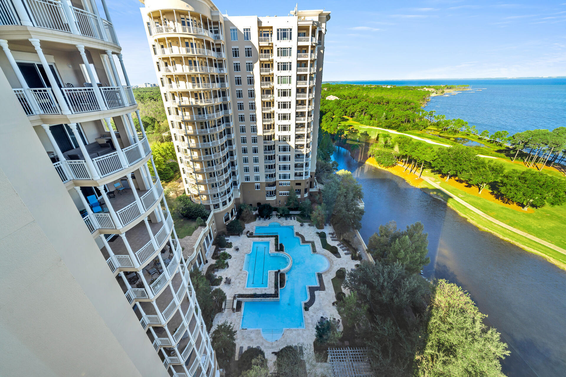 ONE WATER PLACE - Residential