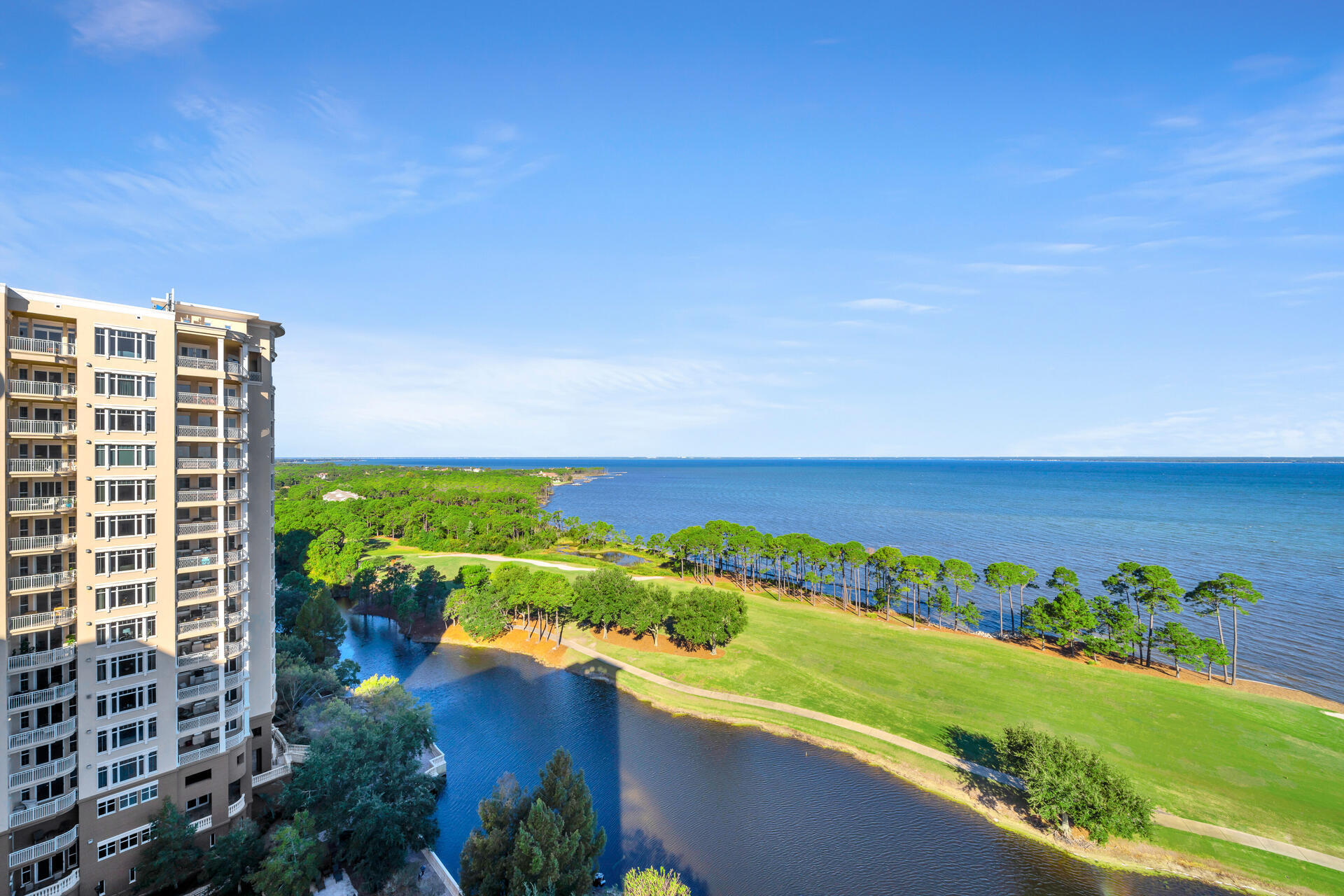 ONE WATER PLACE - Residential
