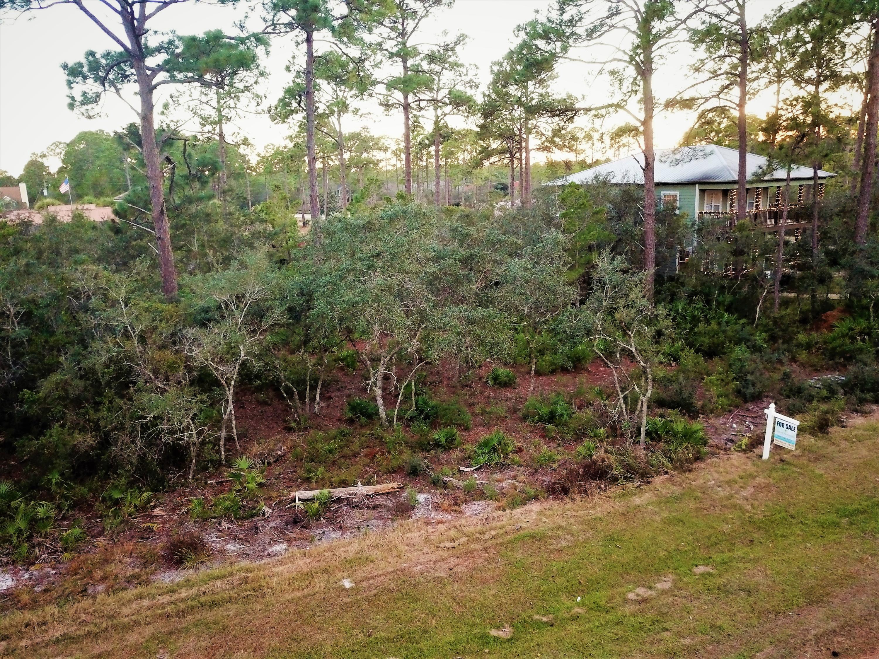 PARADISE POINT - Land