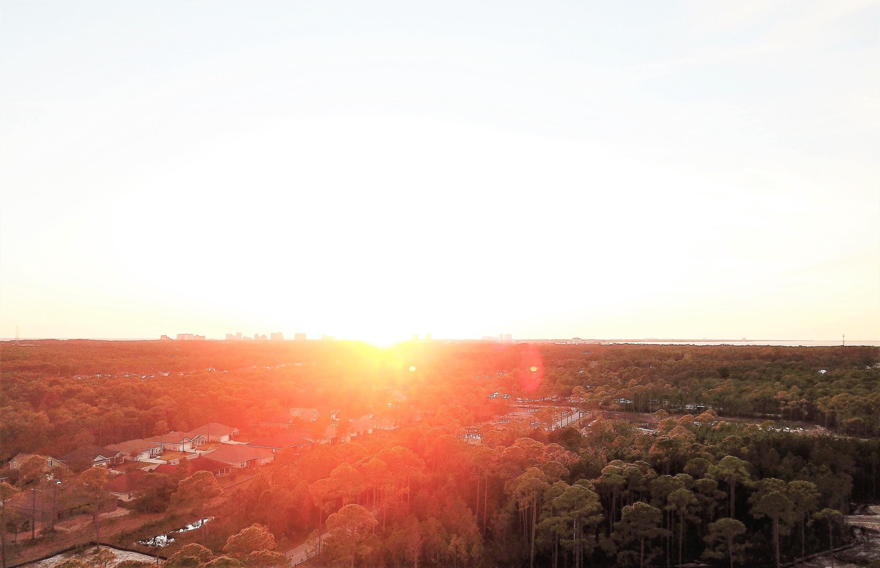 PARADISE POINT - Land